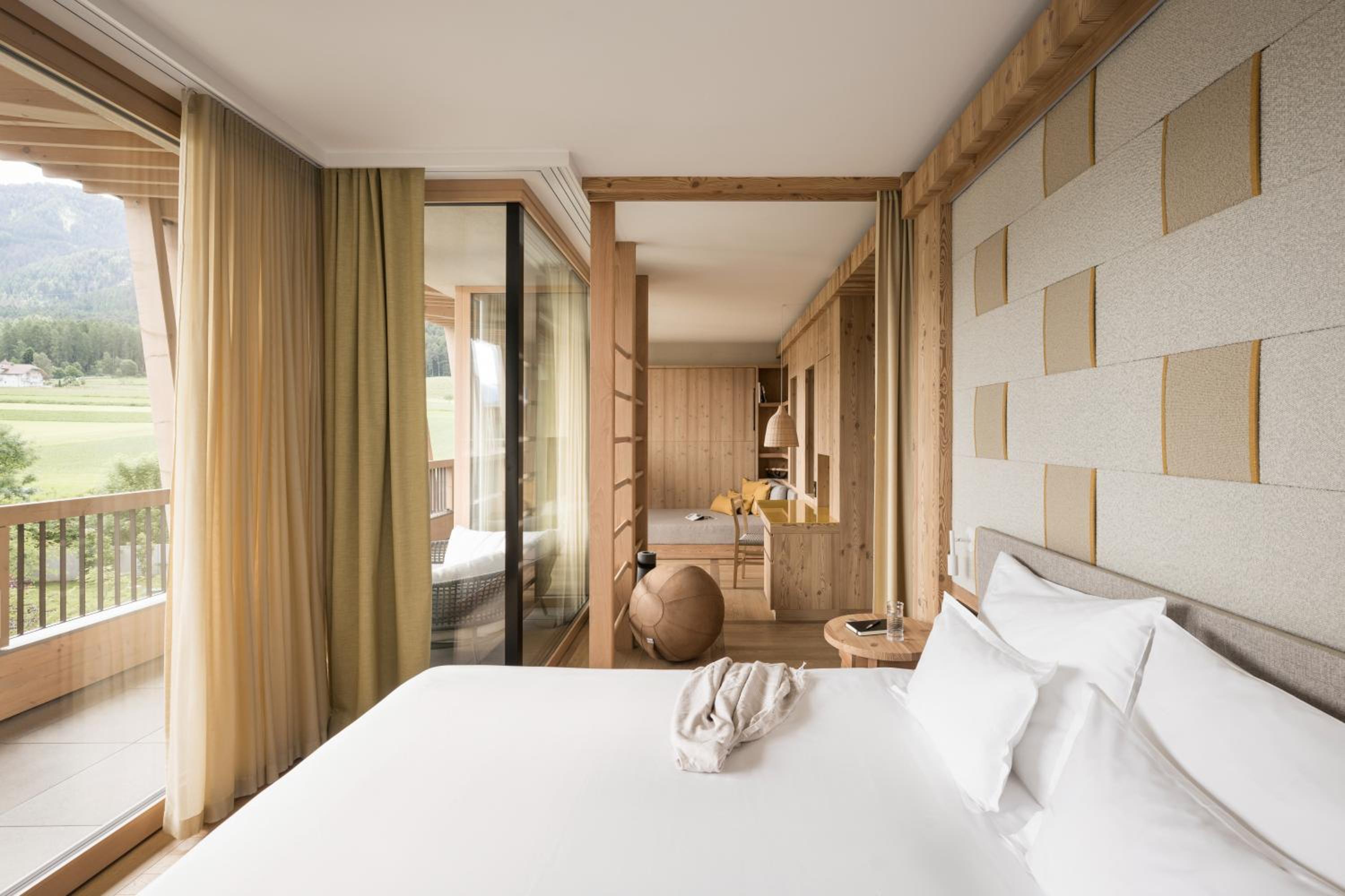 Loft Suite with Infrared Cabin