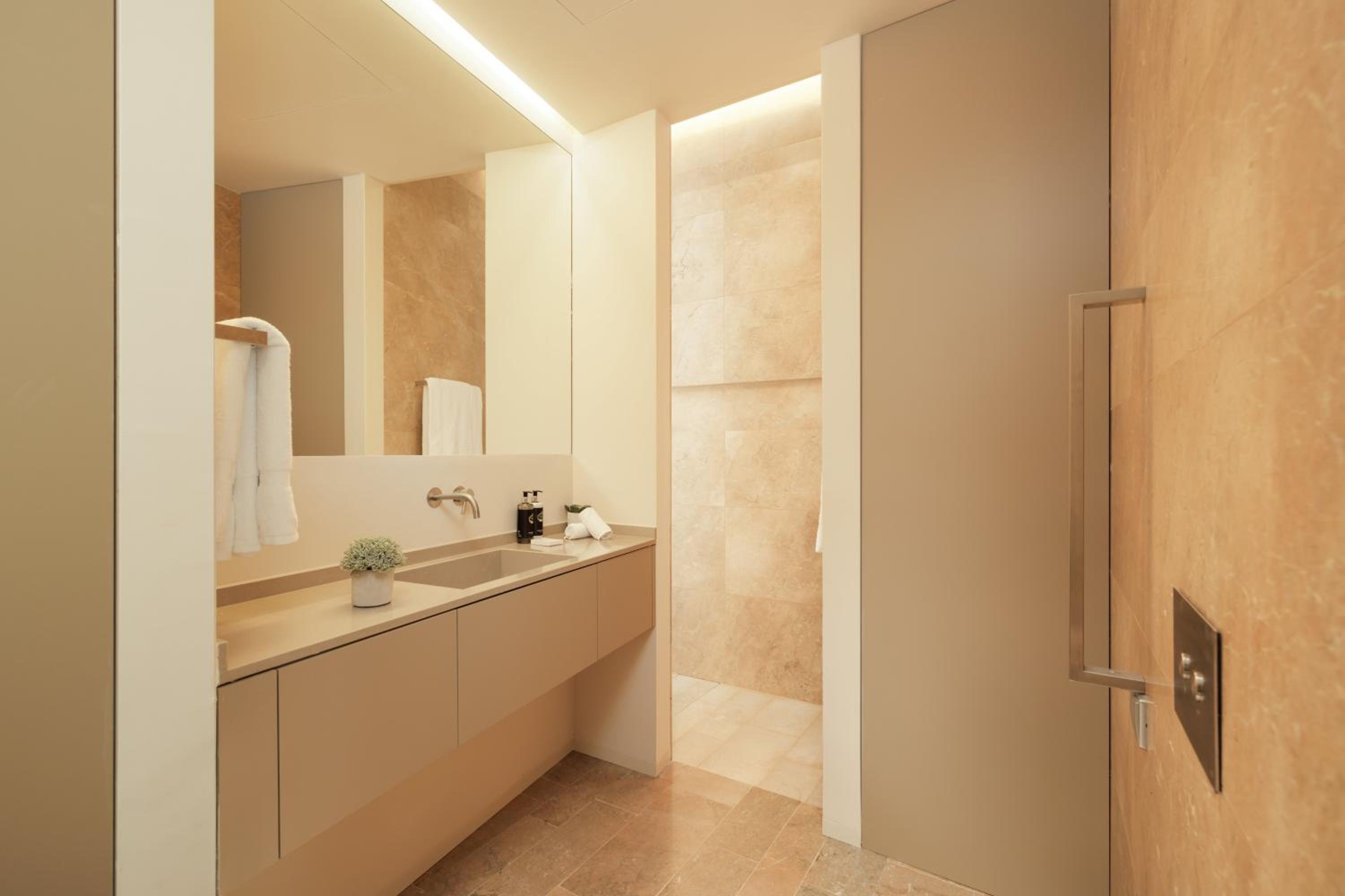 One-Bedroom Apartment - Photo 8