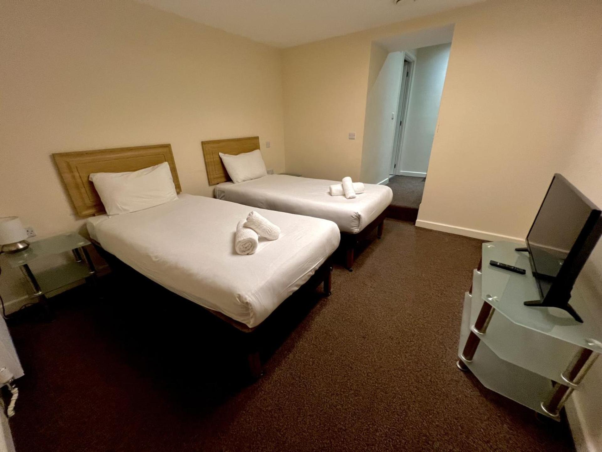 Small Twin Room Without Window - Photo 1