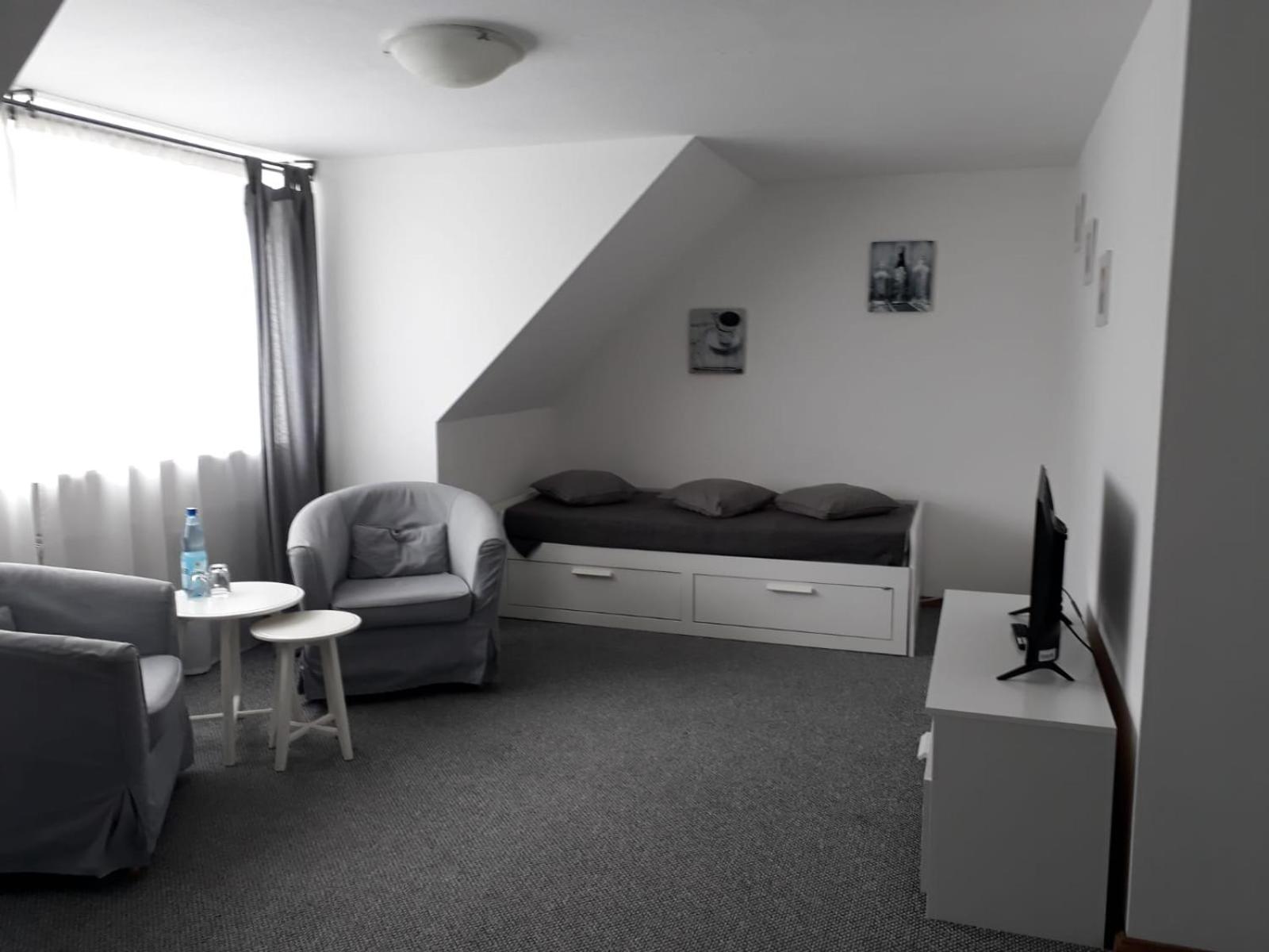 Family Room - Photo 2
