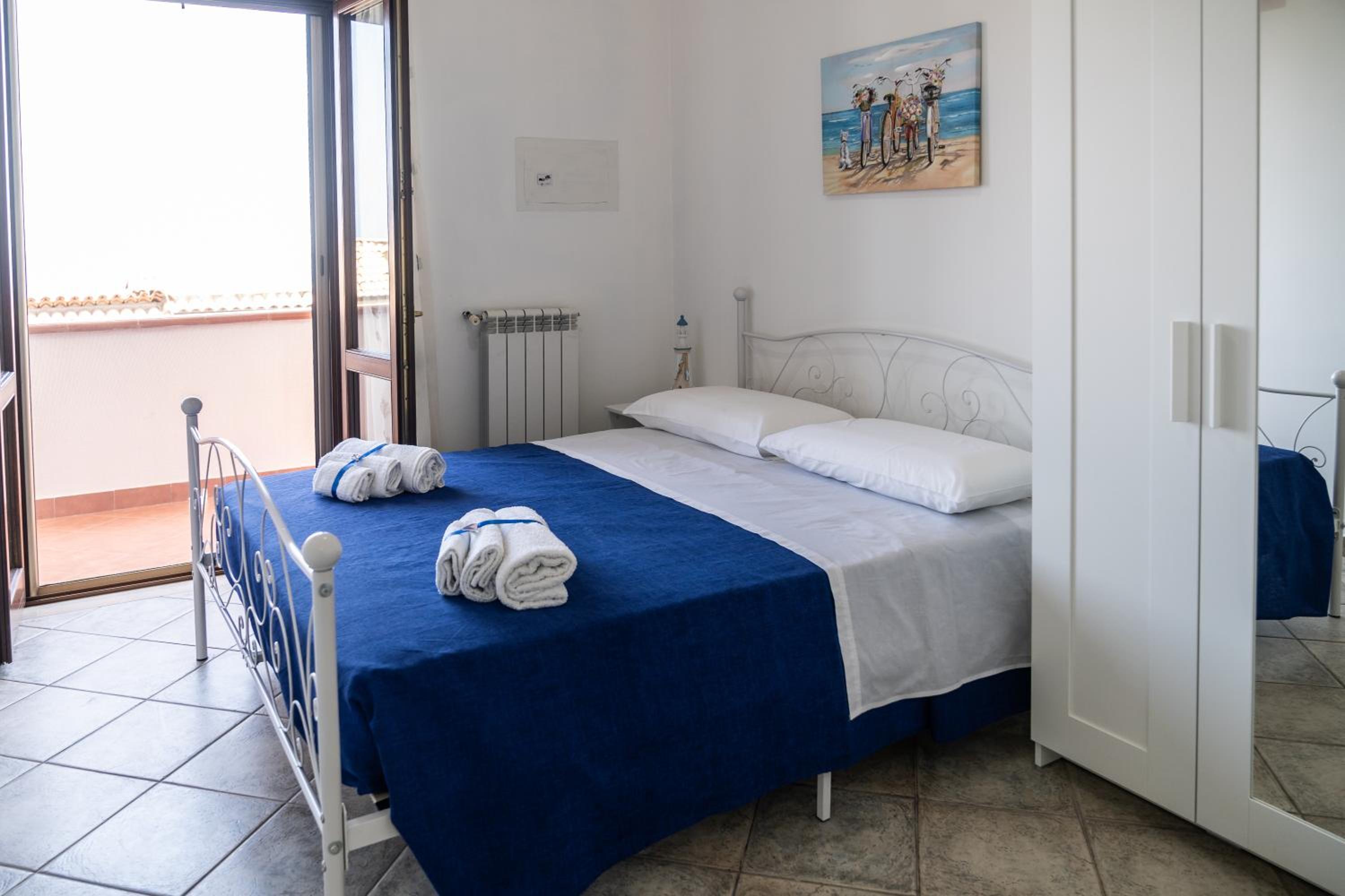 Two-Bedroom Apartment With Balcony And Sea View