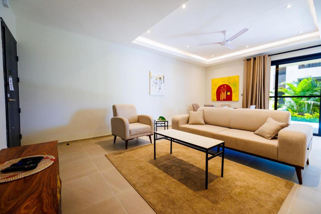 Two-Bedroom Deluxe Apartment with Garden View photo 3