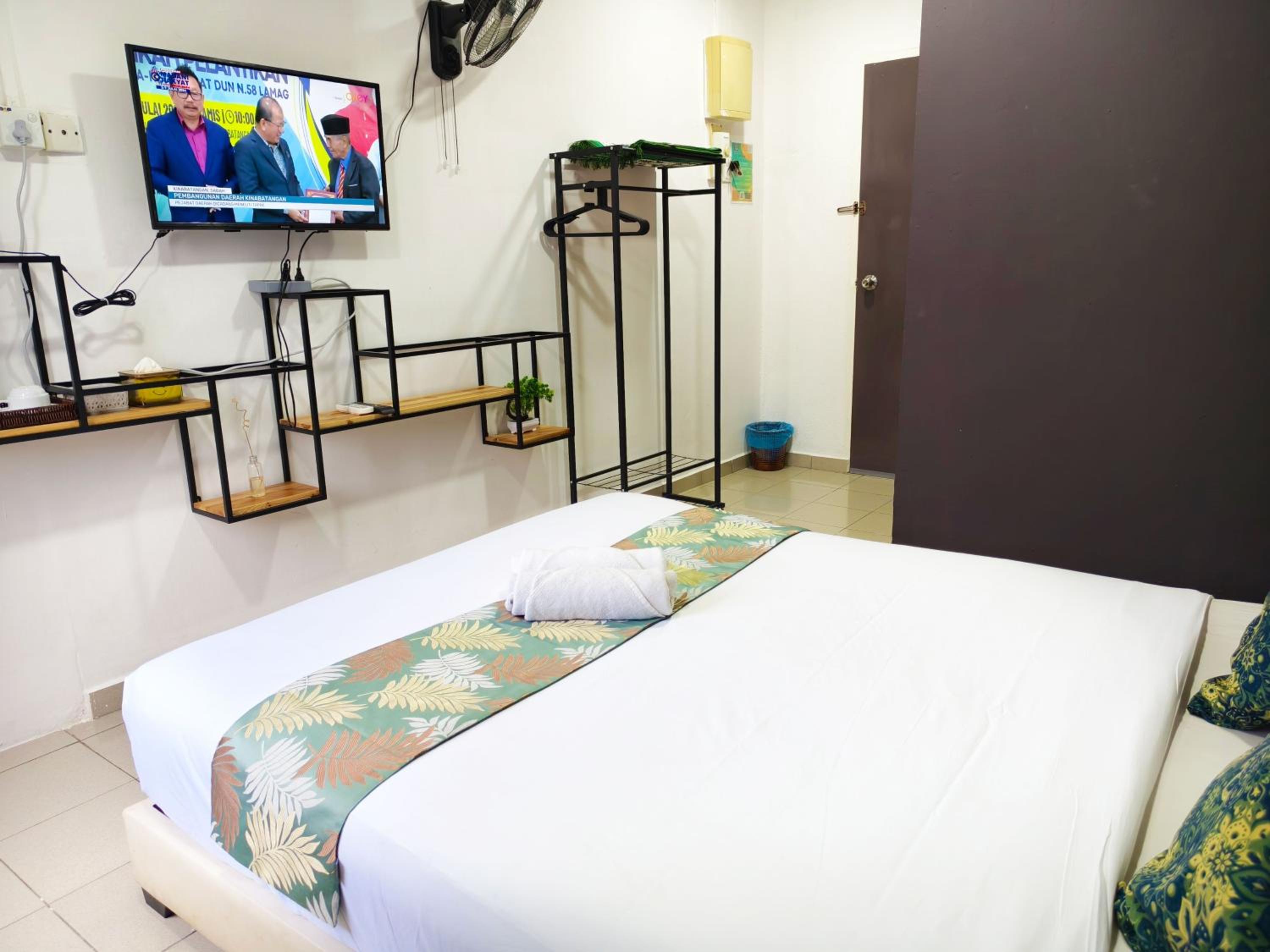 Double Room - Photo 6