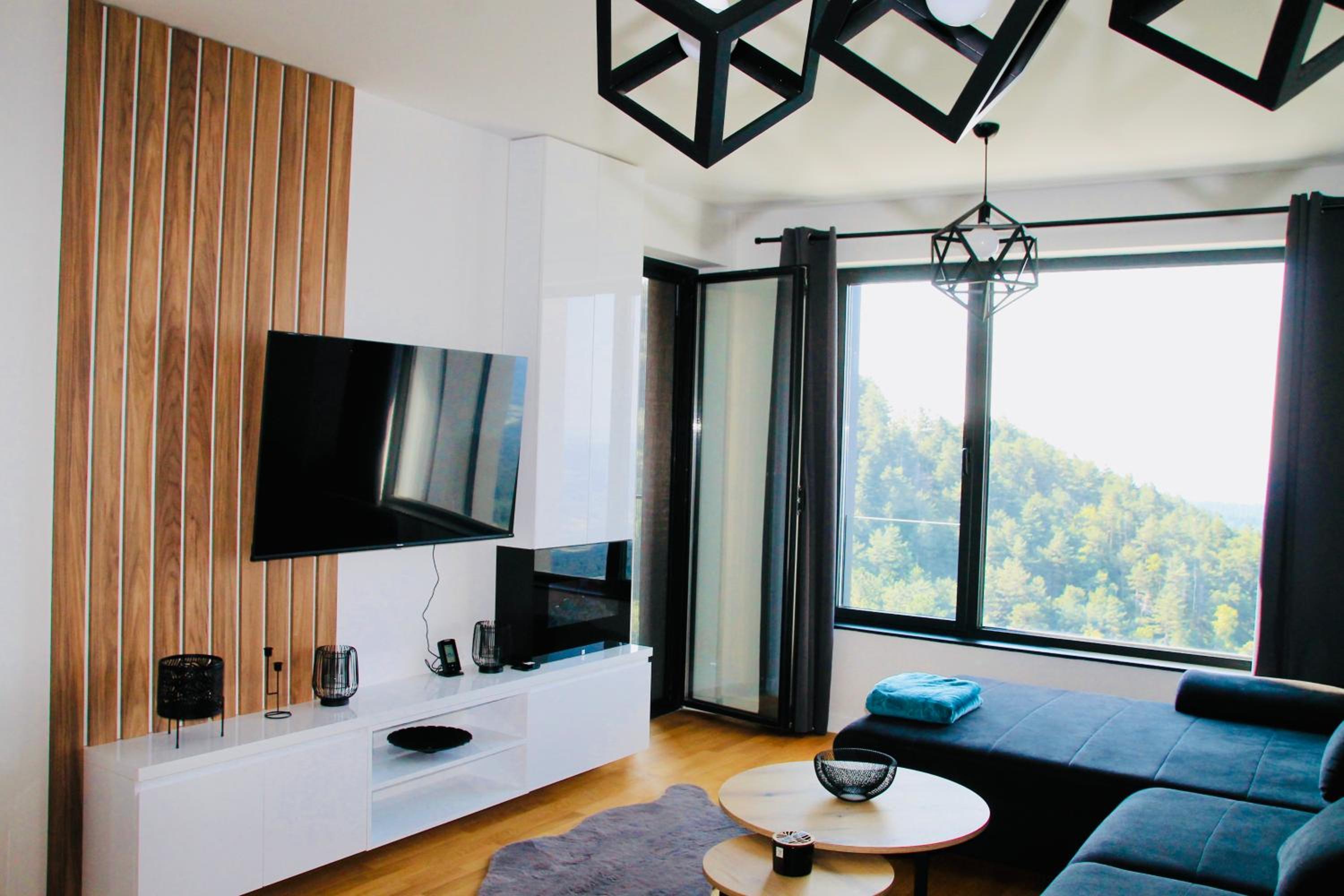 One-Bedroom Apartment photo 1