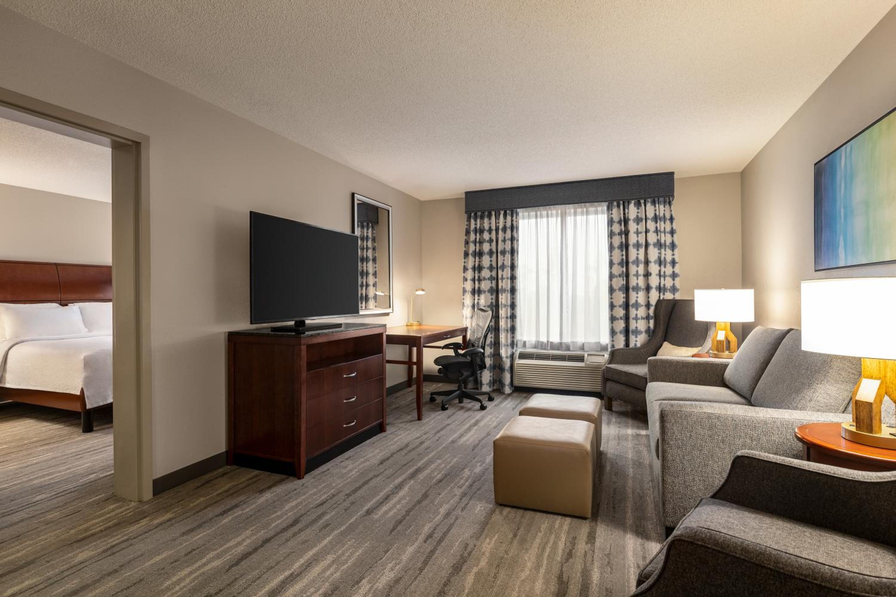 One-Bedroom King Suite - Photo 5