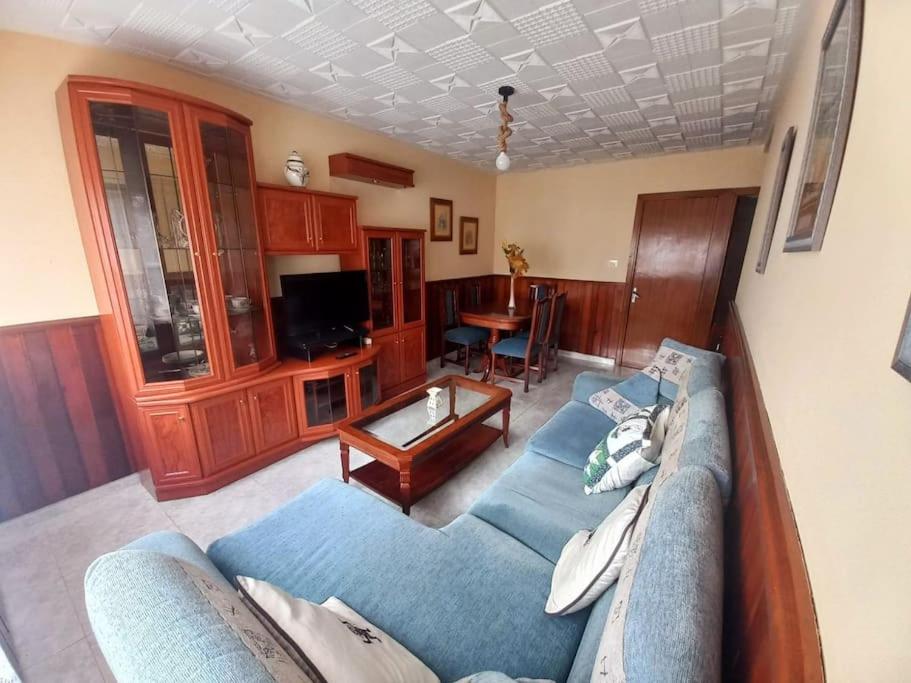 Three-Bedroom House photo 3