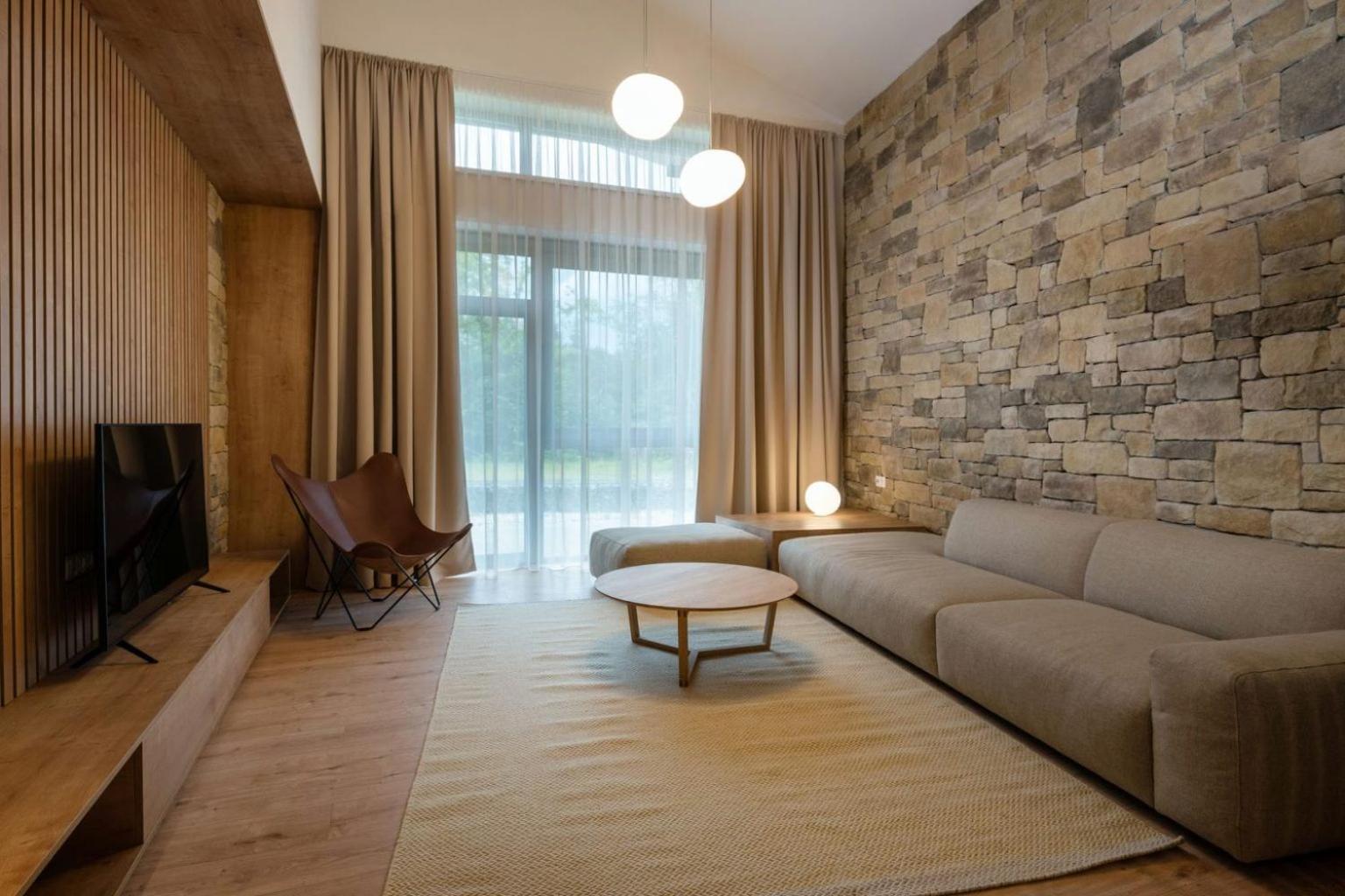 Deluxe One-Bedroom Apartment with Garden View photo 1