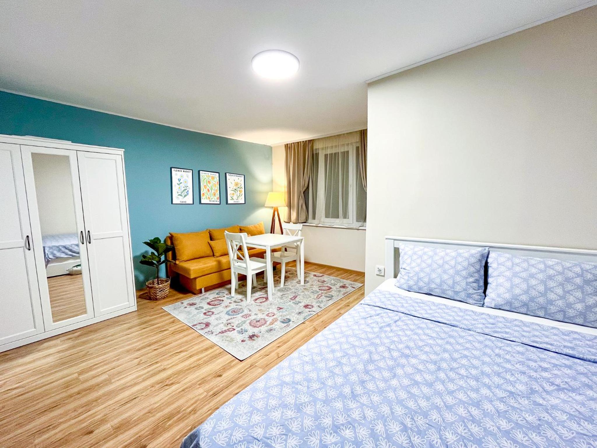 One-Bedroom Apartment photo 1