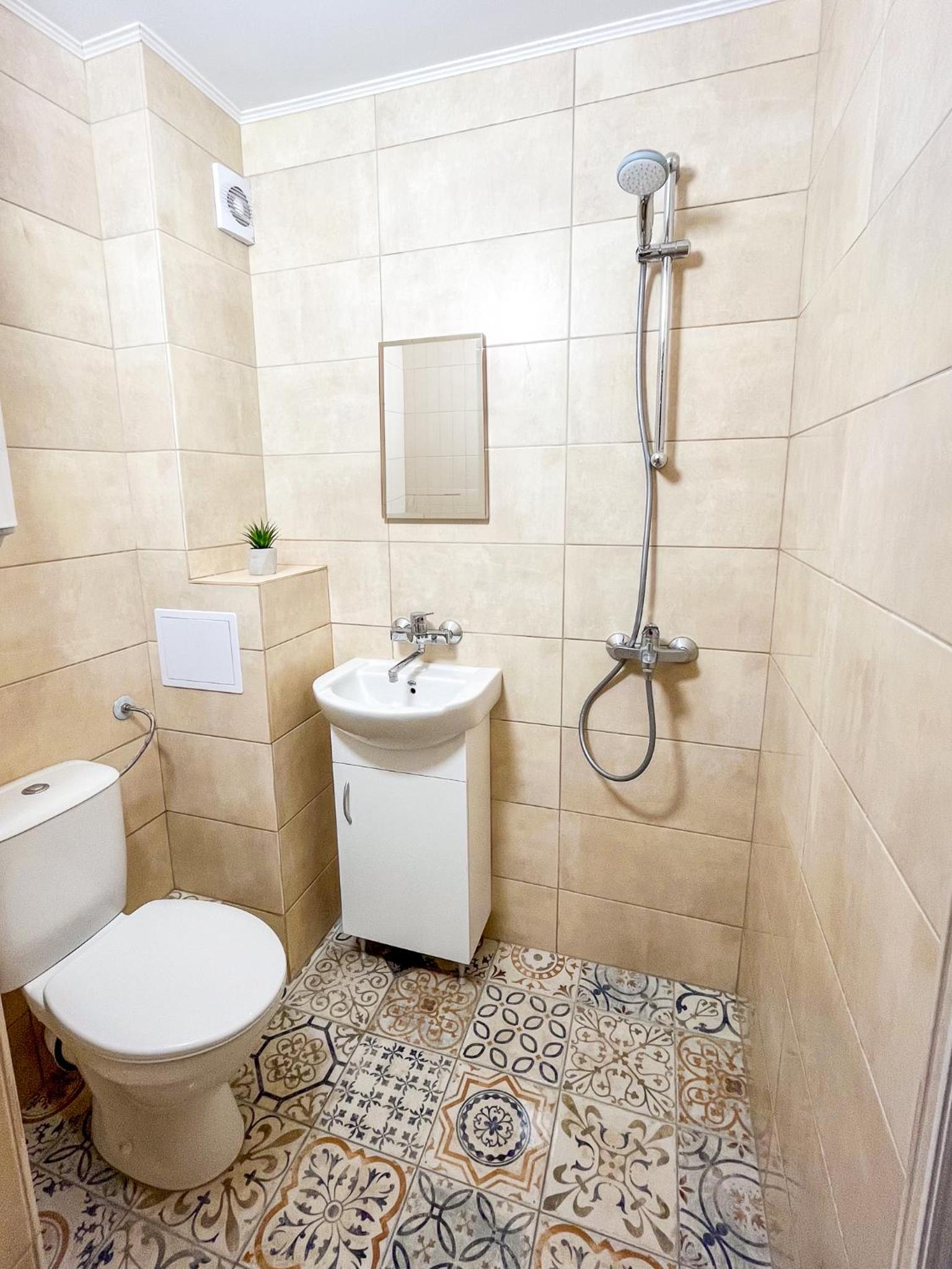 One-Bedroom Apartment photo 2
