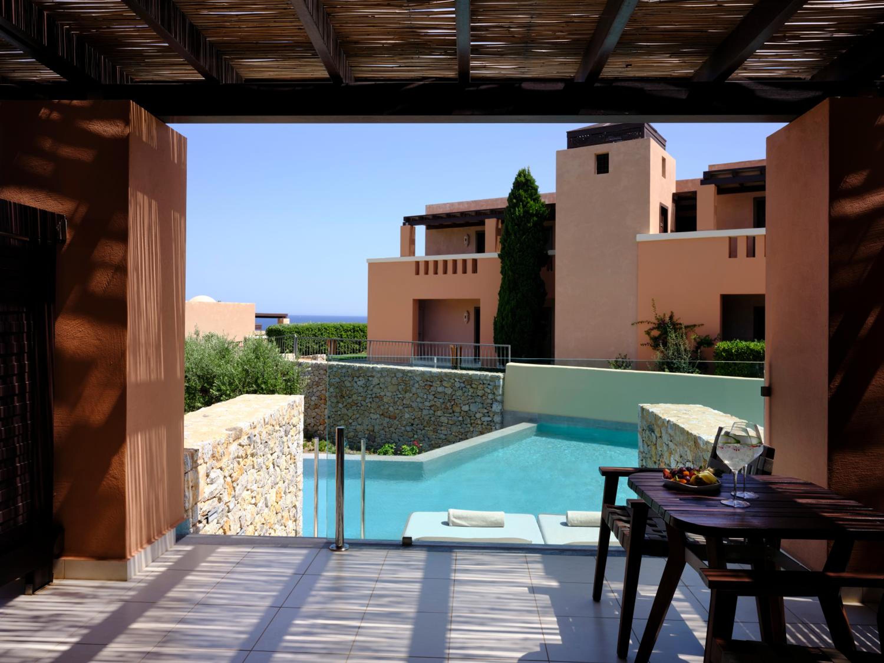 Twin / Double Room Swim Up Inland View photo 3