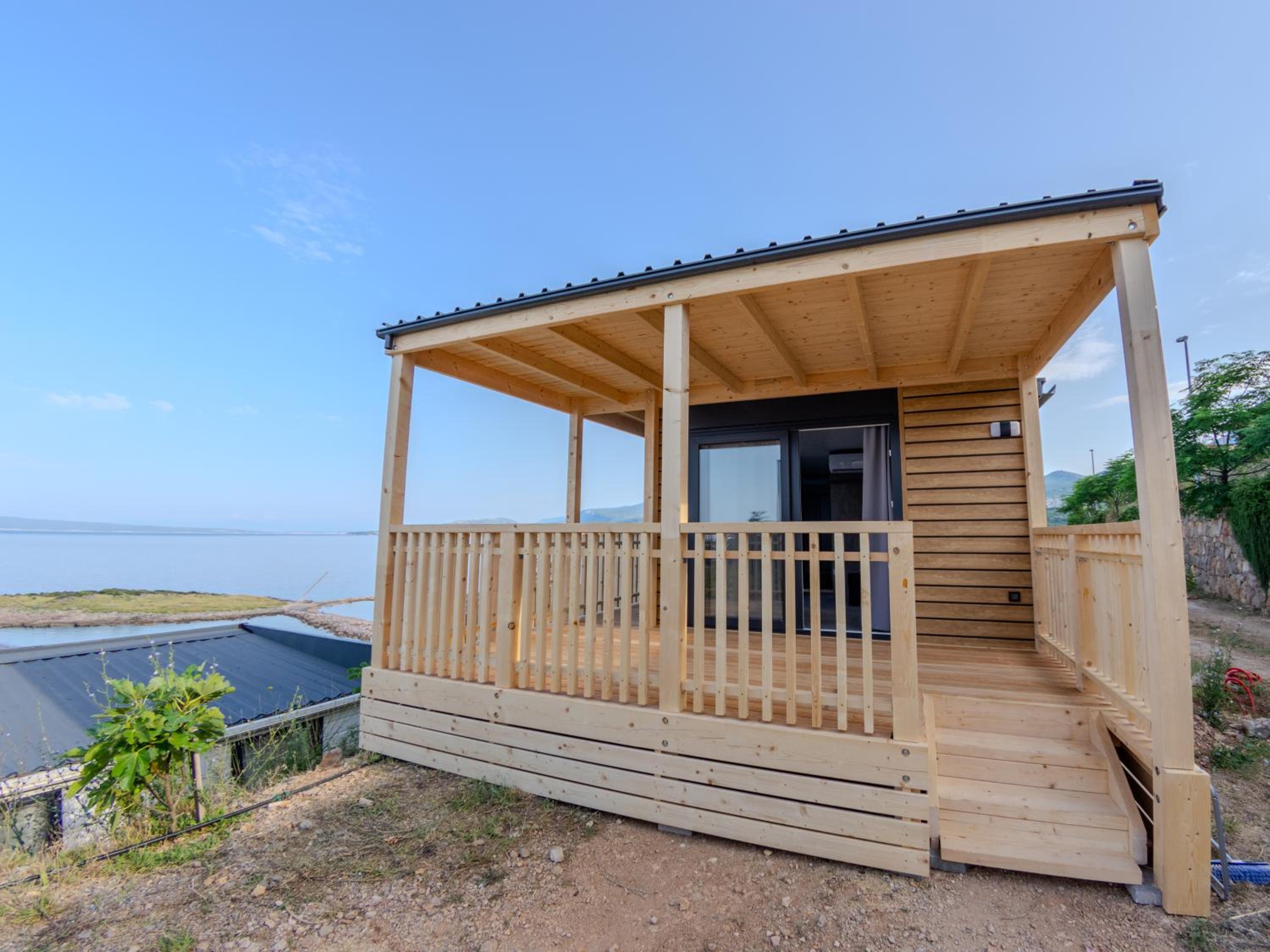 Superior Bungalow - Photo 17