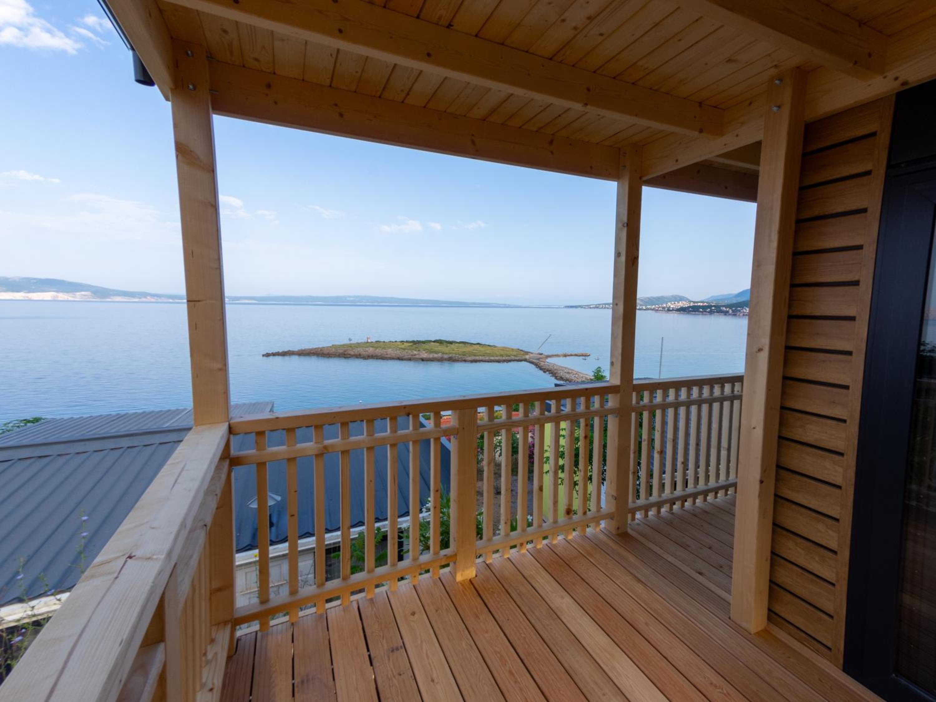 Superior Bungalow - Photo 5