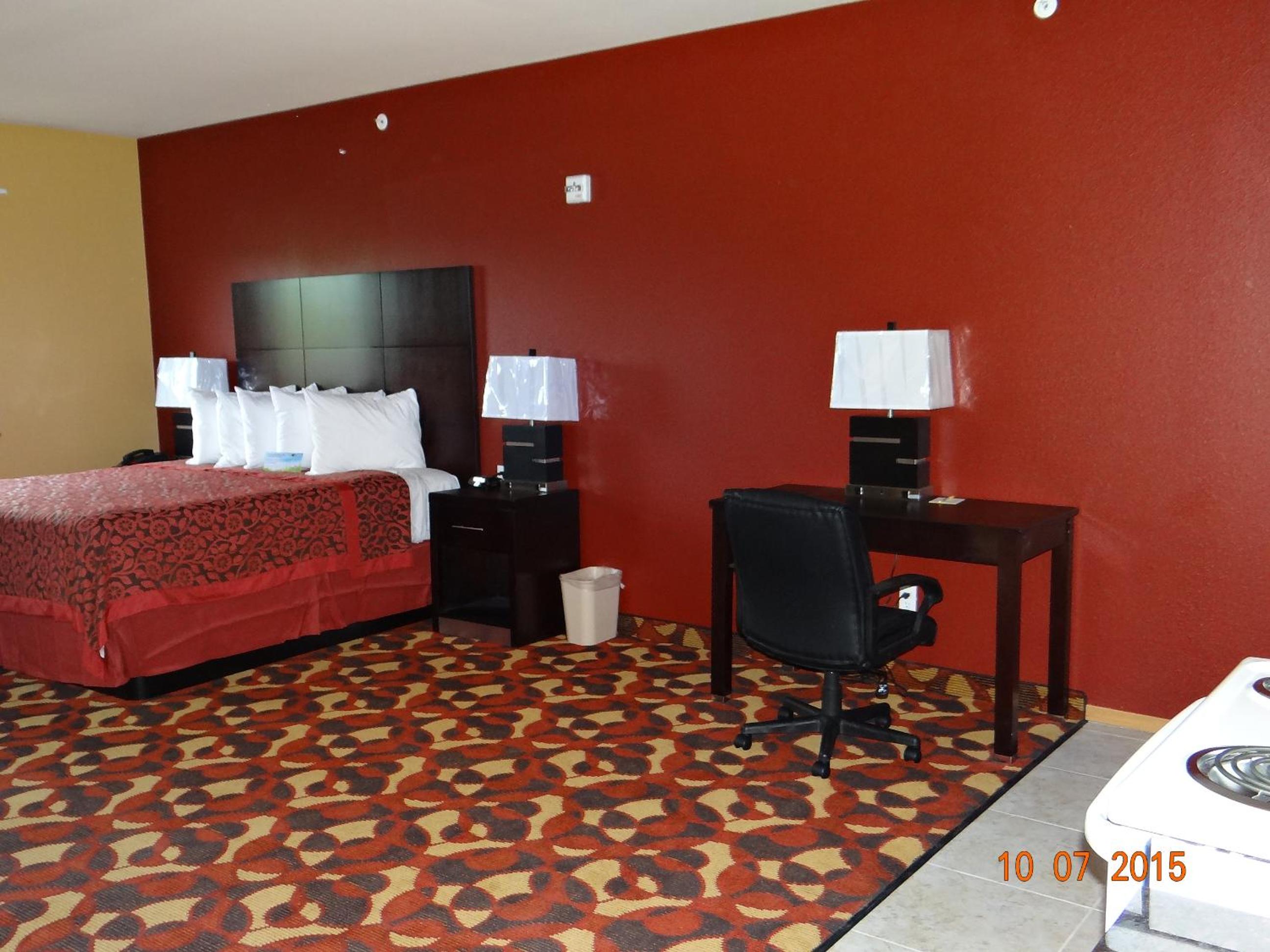 King Suite With One King Bed - Non-Smoking photo 2