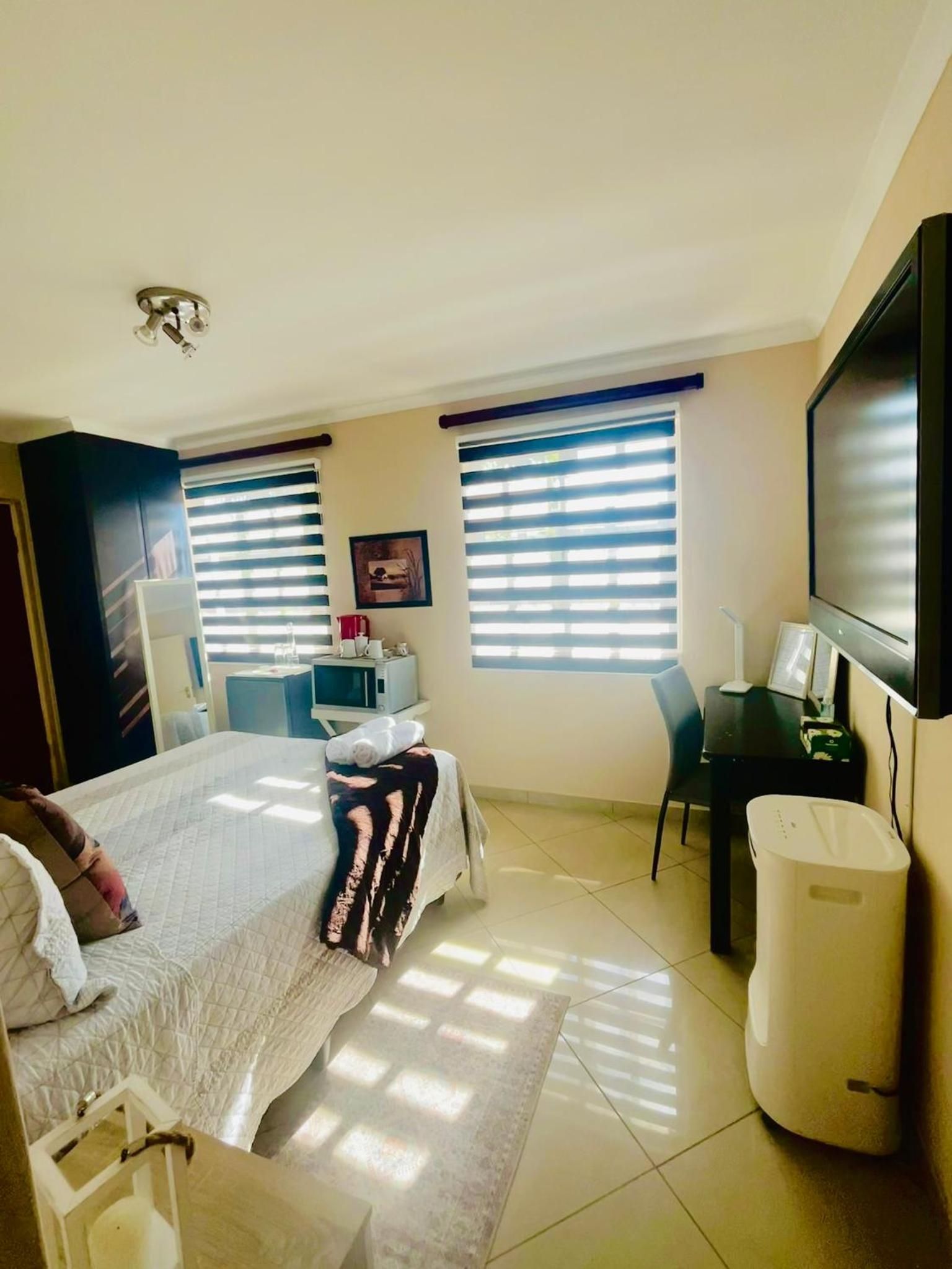 Double Room with Private Bathroom photo 2