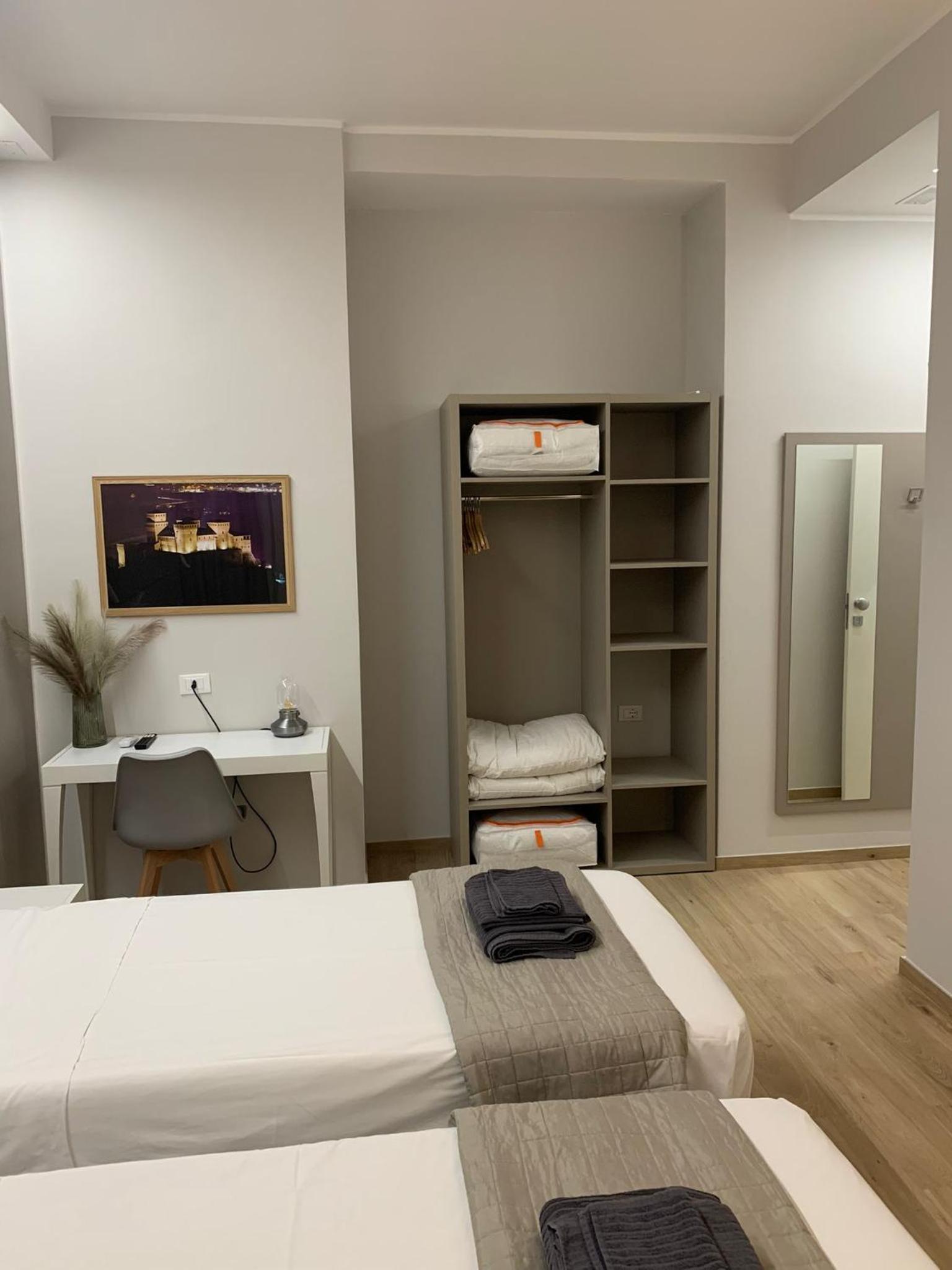 Double or Twin Room with Private Bathroom photo 3