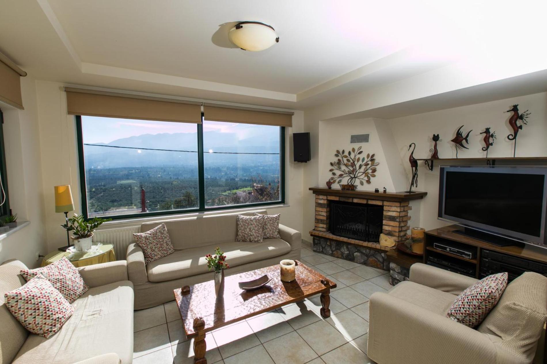 Three-Bedroom Villa photo 1