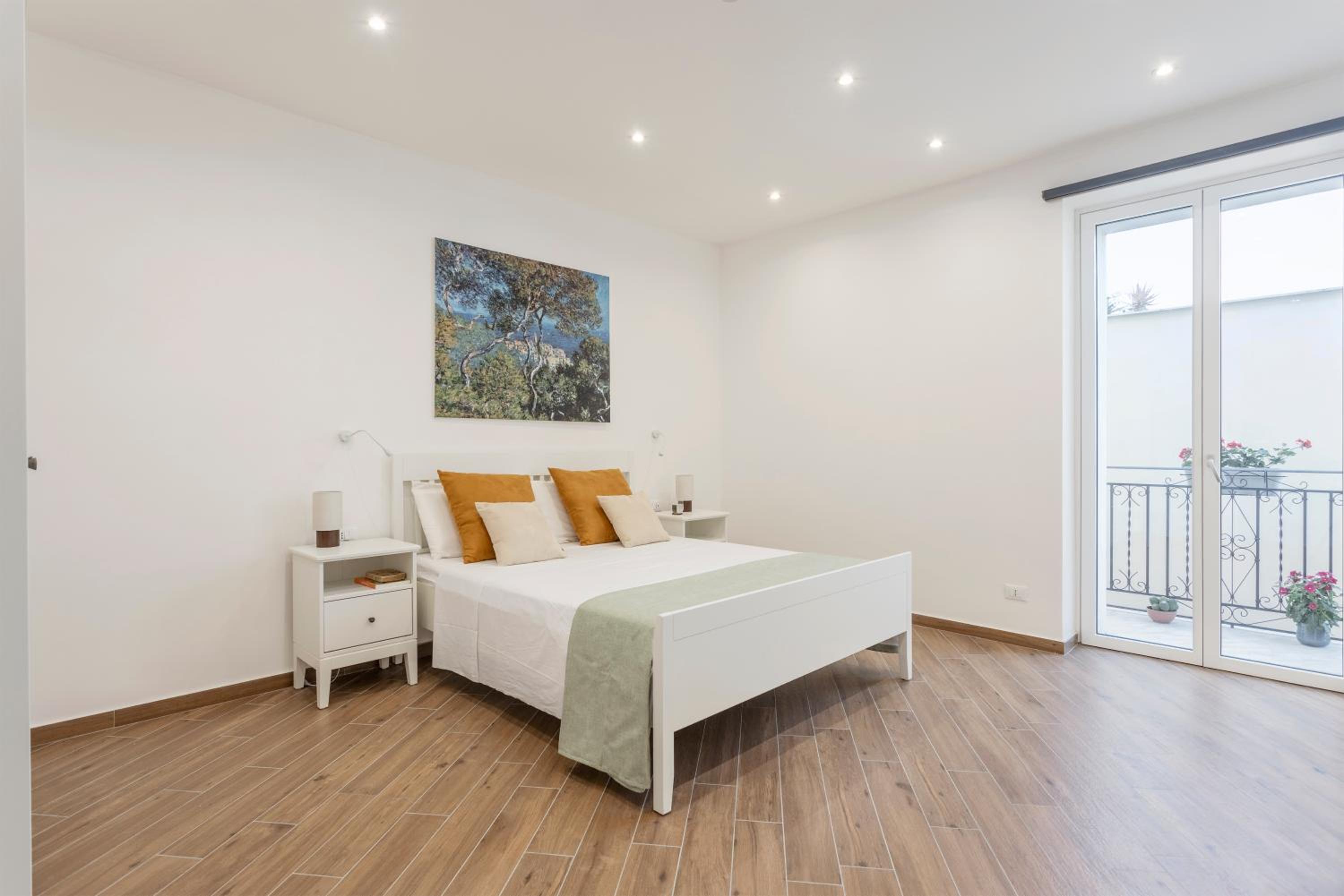 One-Bedroom Apartment with Sea View