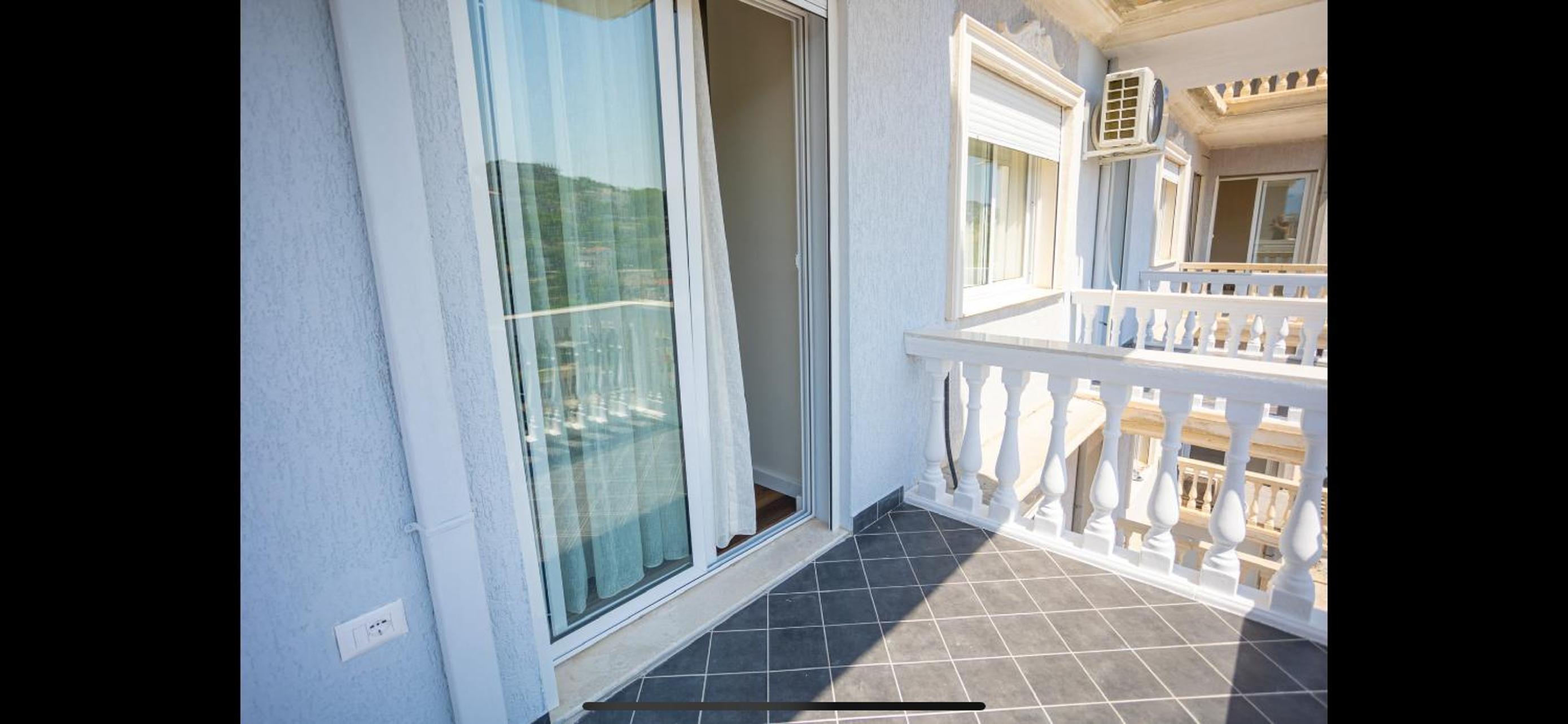 One-Bedroom Apartment With Balcony And City View