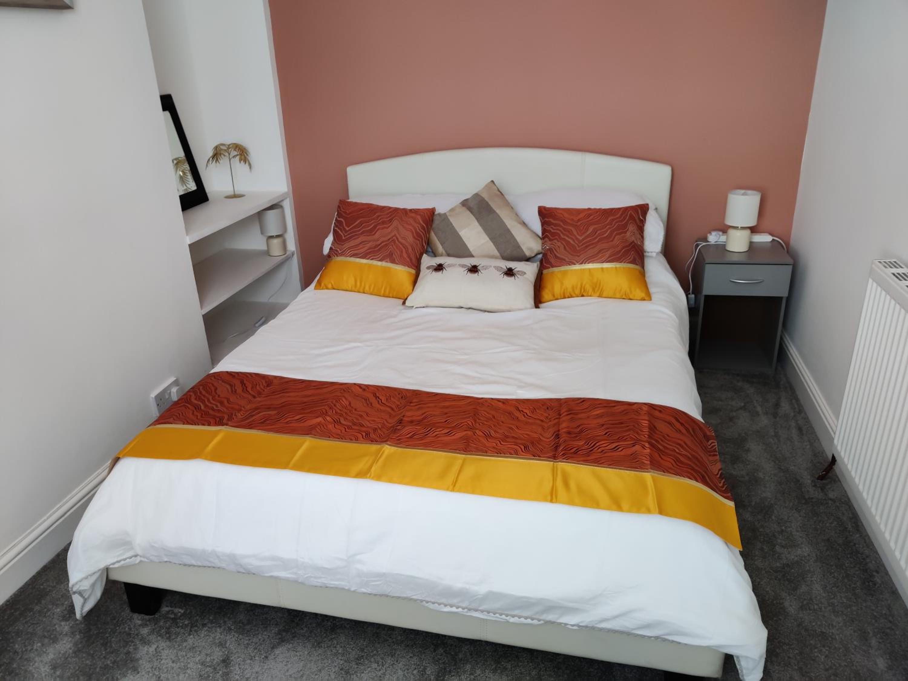 Three-Bedroom House photo 2
