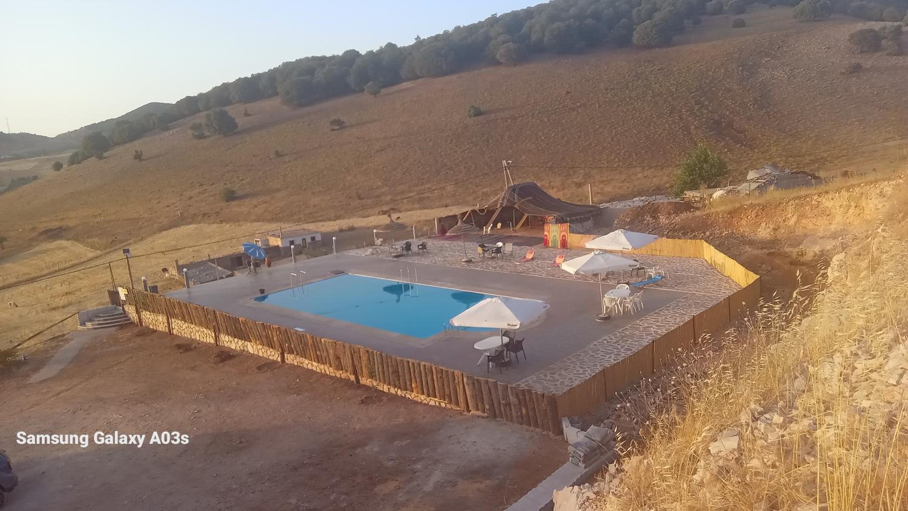 Triple Room with Pool View - Photo 2