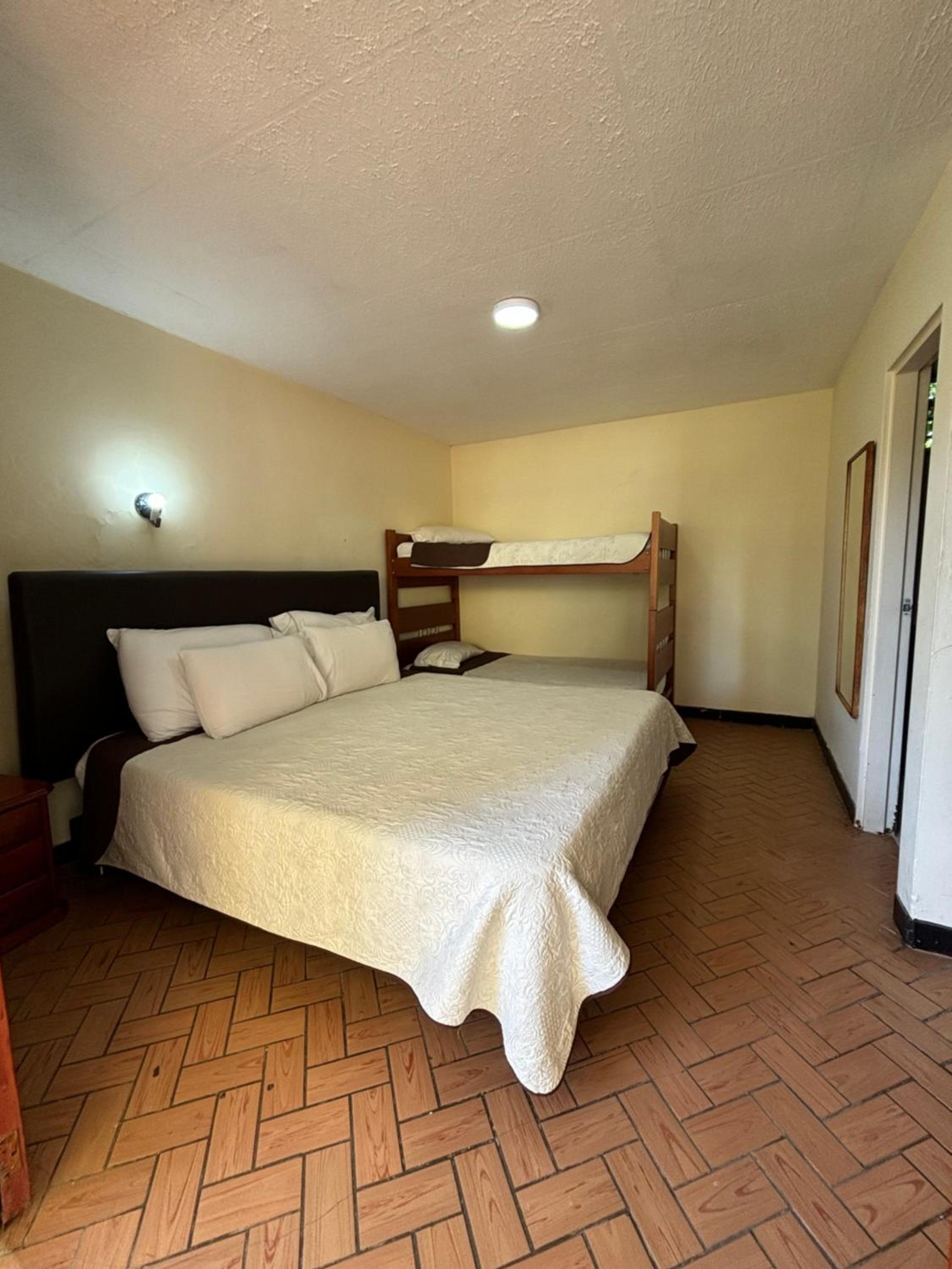 Superior Quadruple Room photo 3