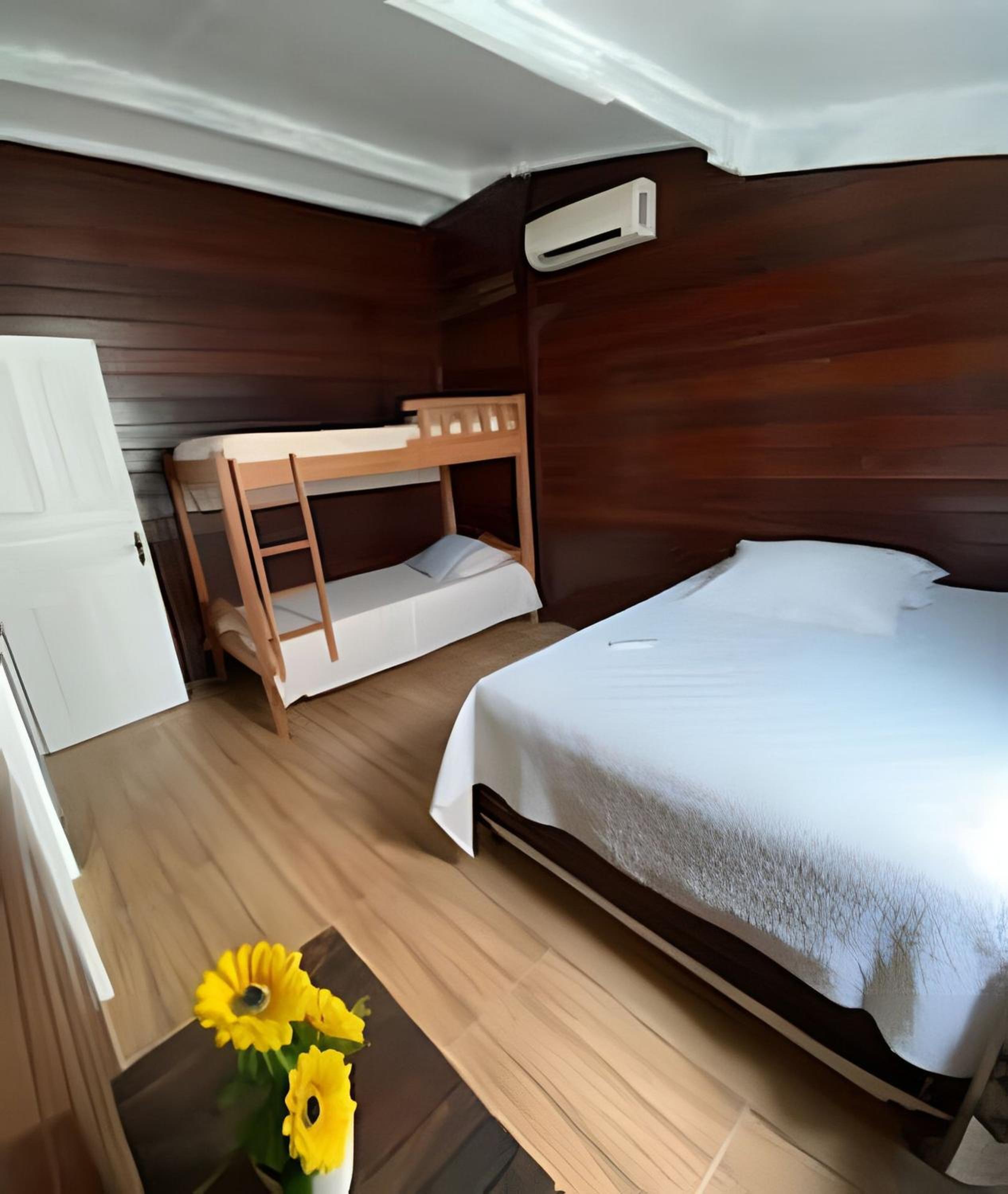 Three-Bedroom House photo 2