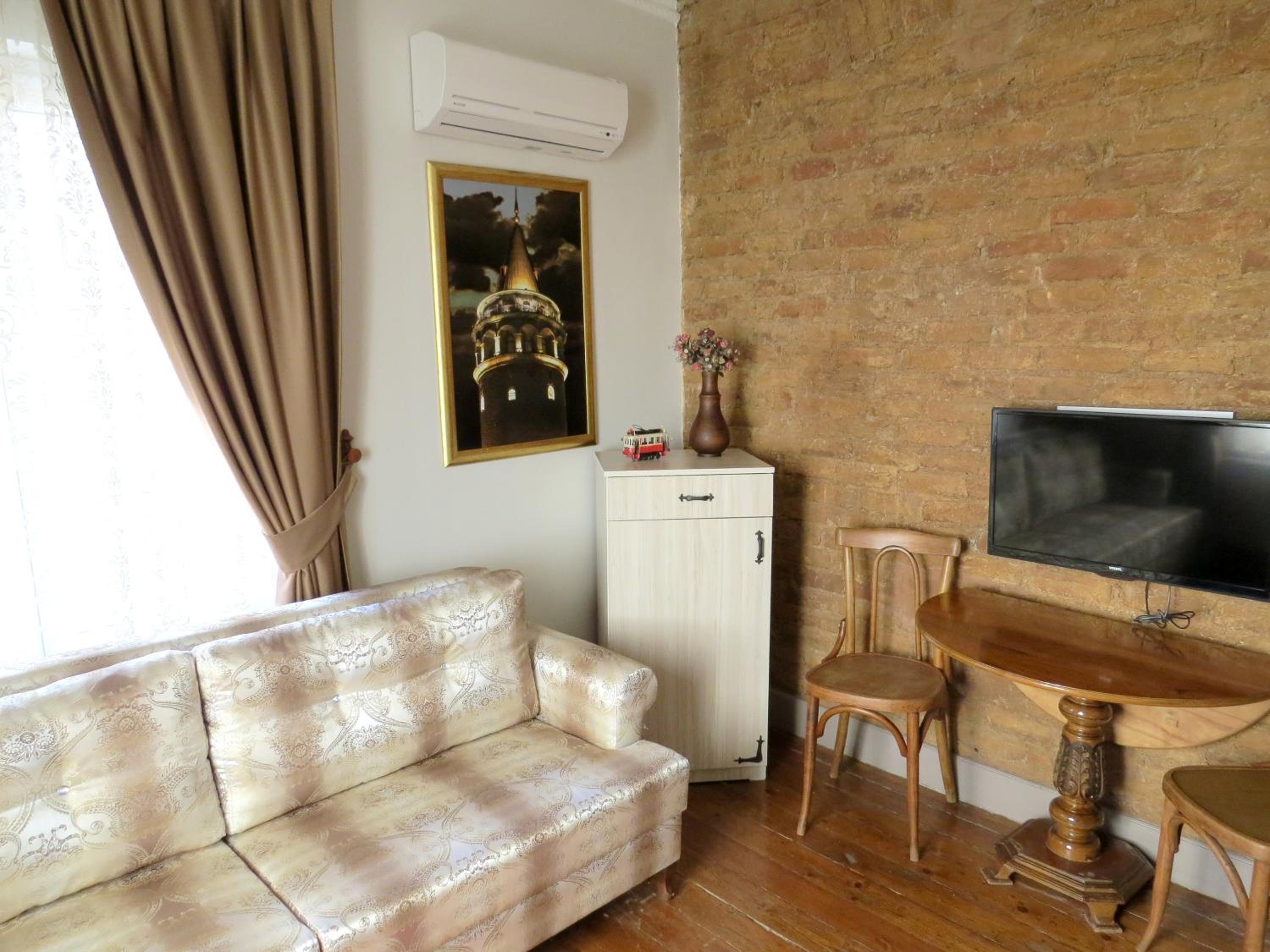 Deluxe Apartment photo 3