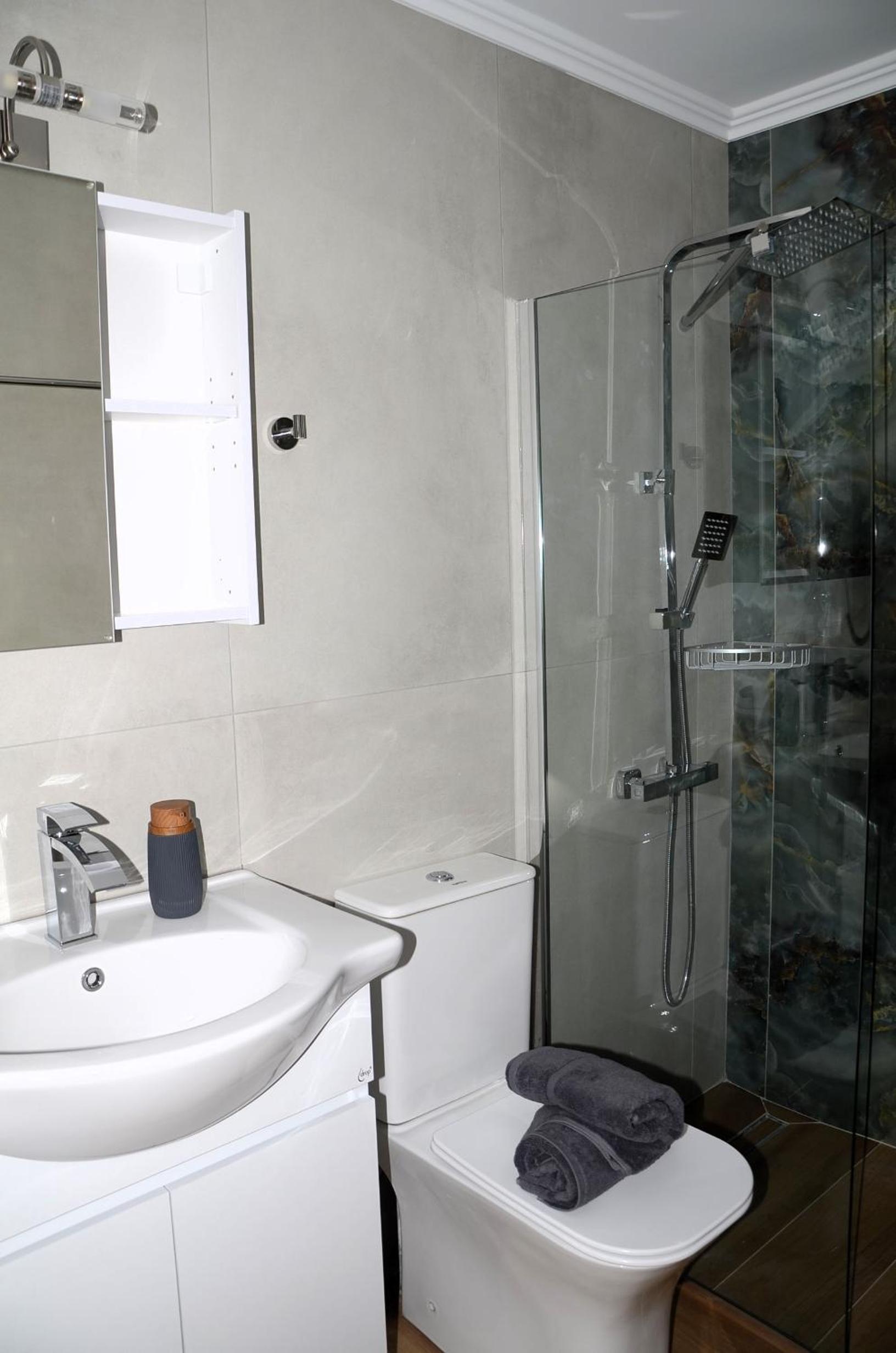 Deluxe Apartment photo 2