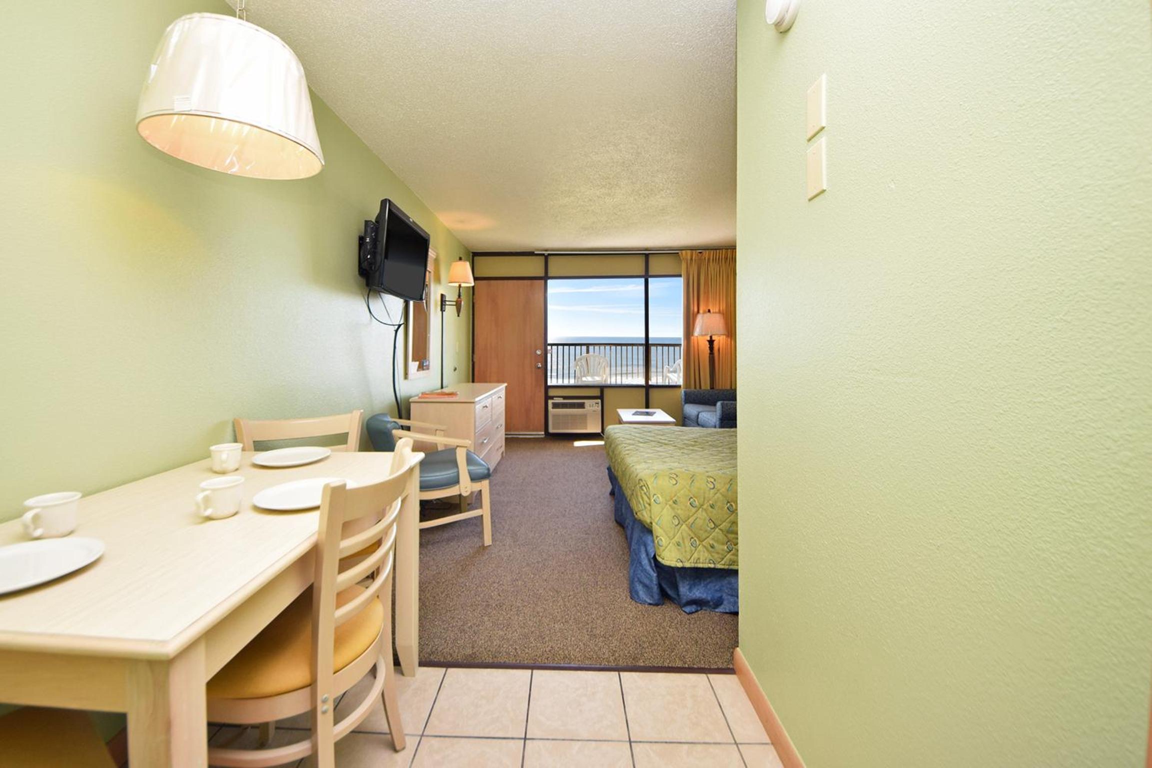 1 Bedroom Oceanfront Efficiency with 1 Queen Bed and 1 Sleeper Sofa (Twin) – C1