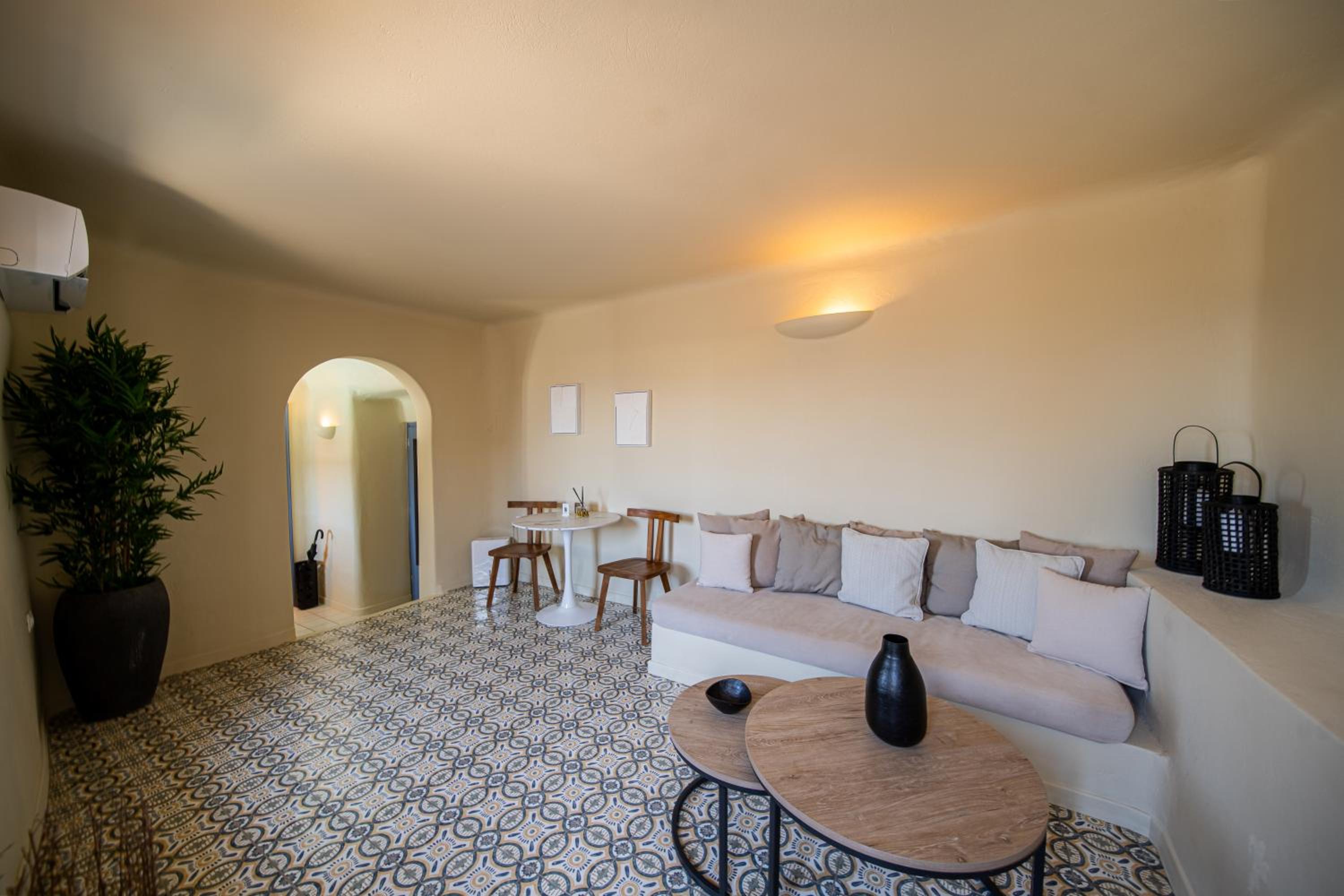 Pearl Suite with Outdoor Private Heated Tub