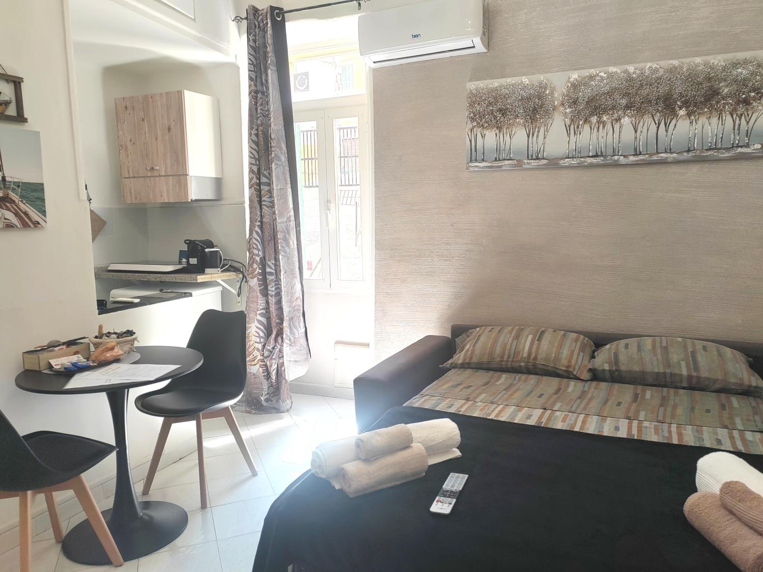 One-Bedroom Apartment
