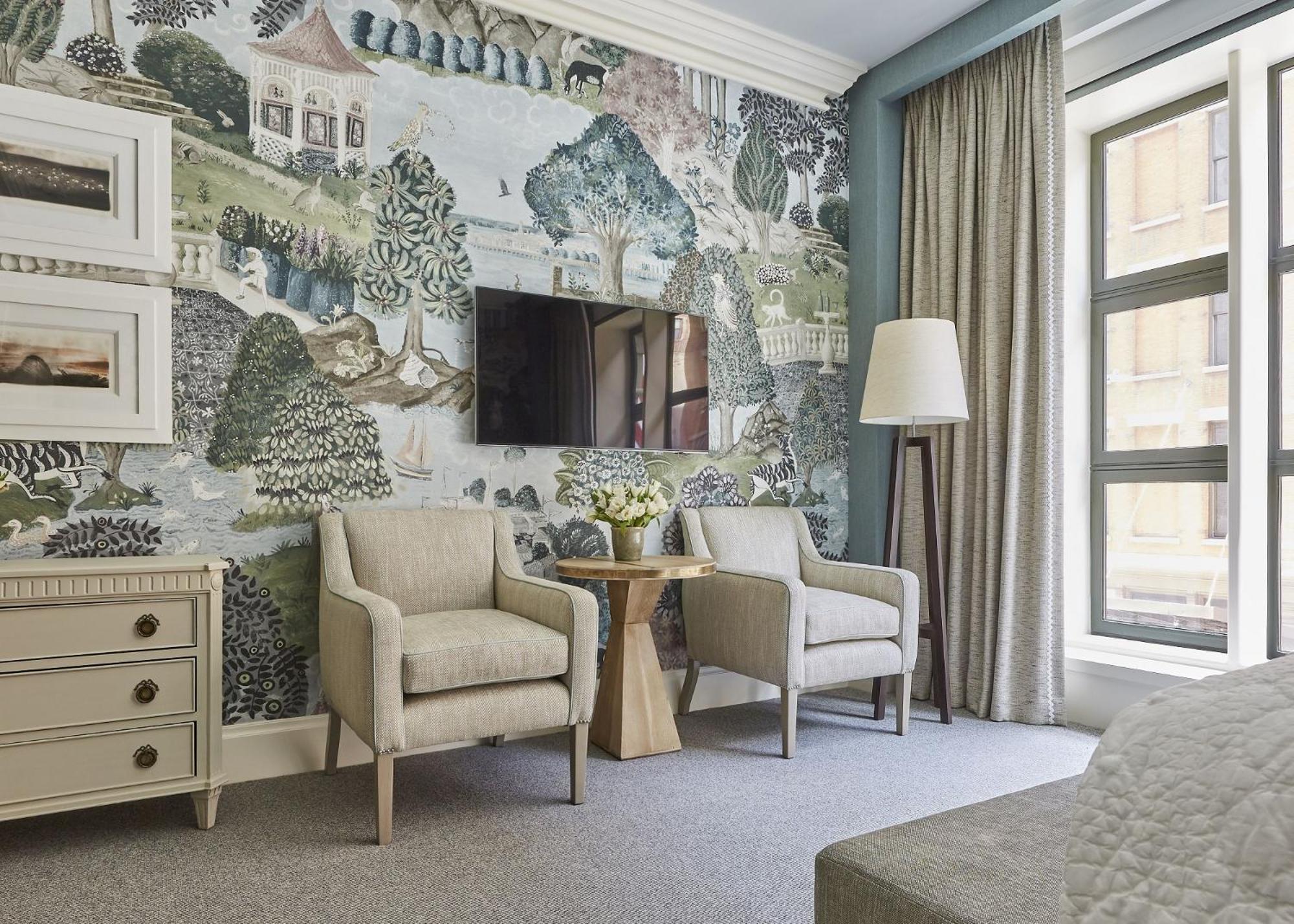 Superior King Room photo 2