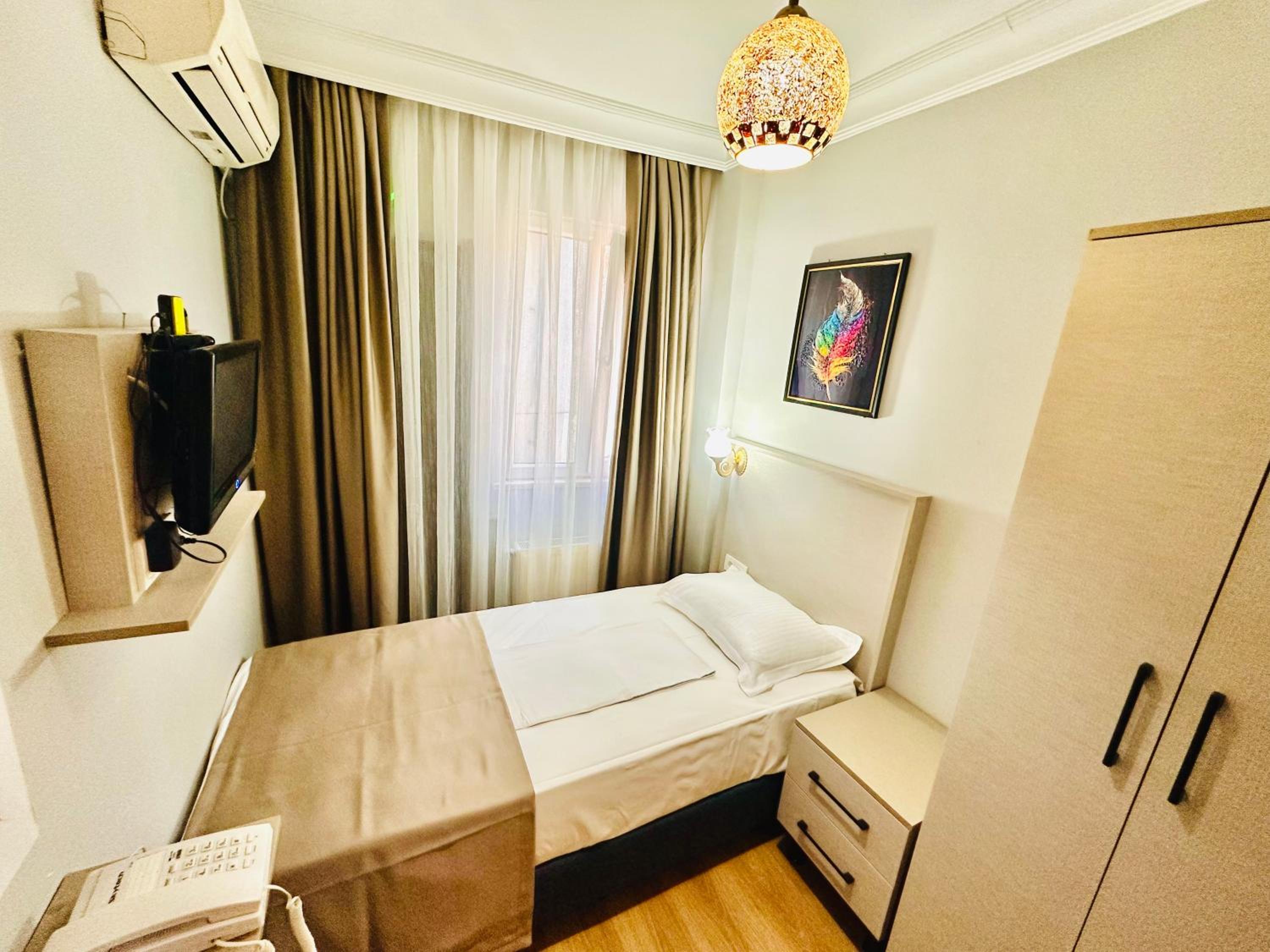 Single Room photo 2