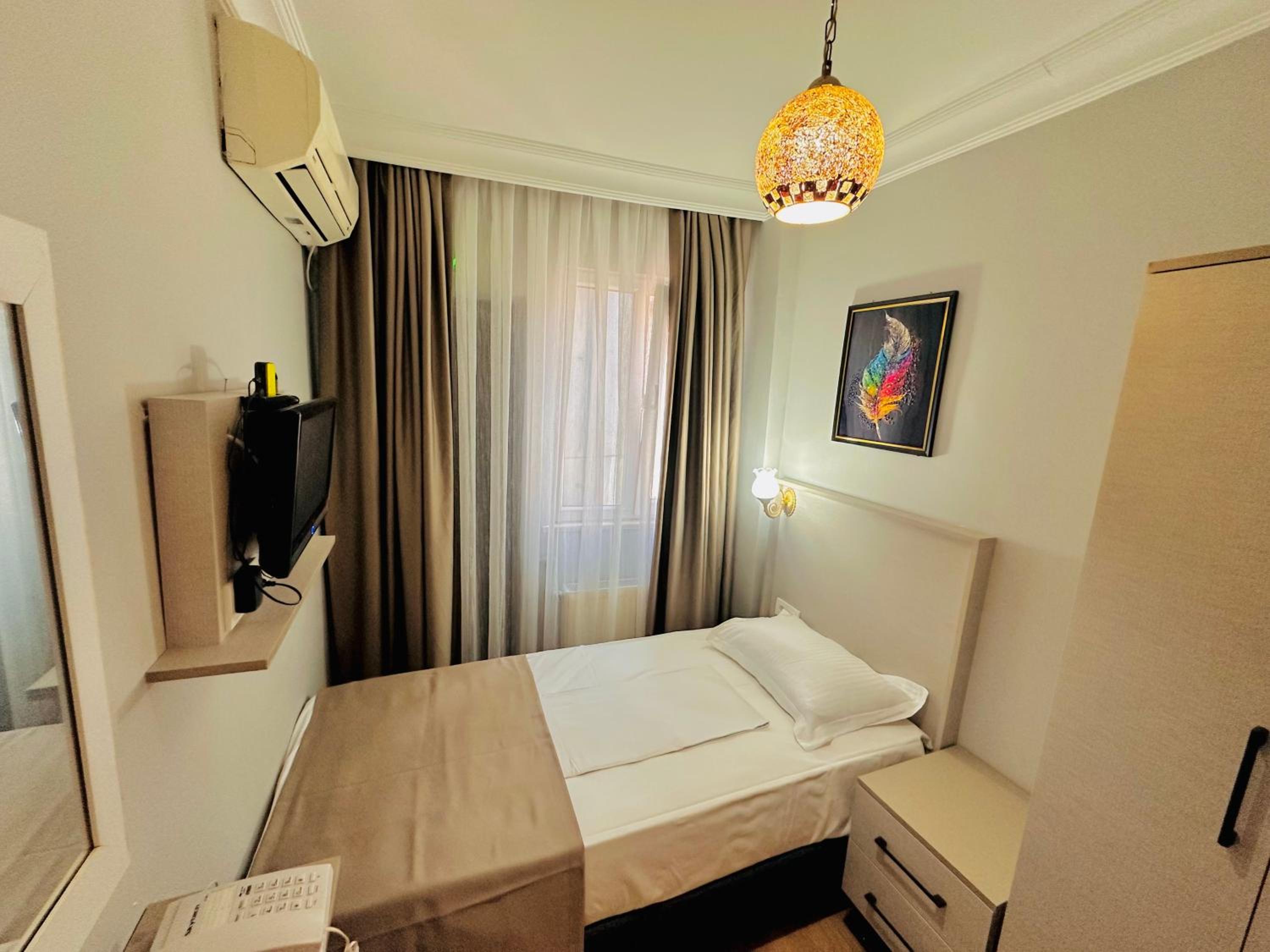 Single Room photo 3