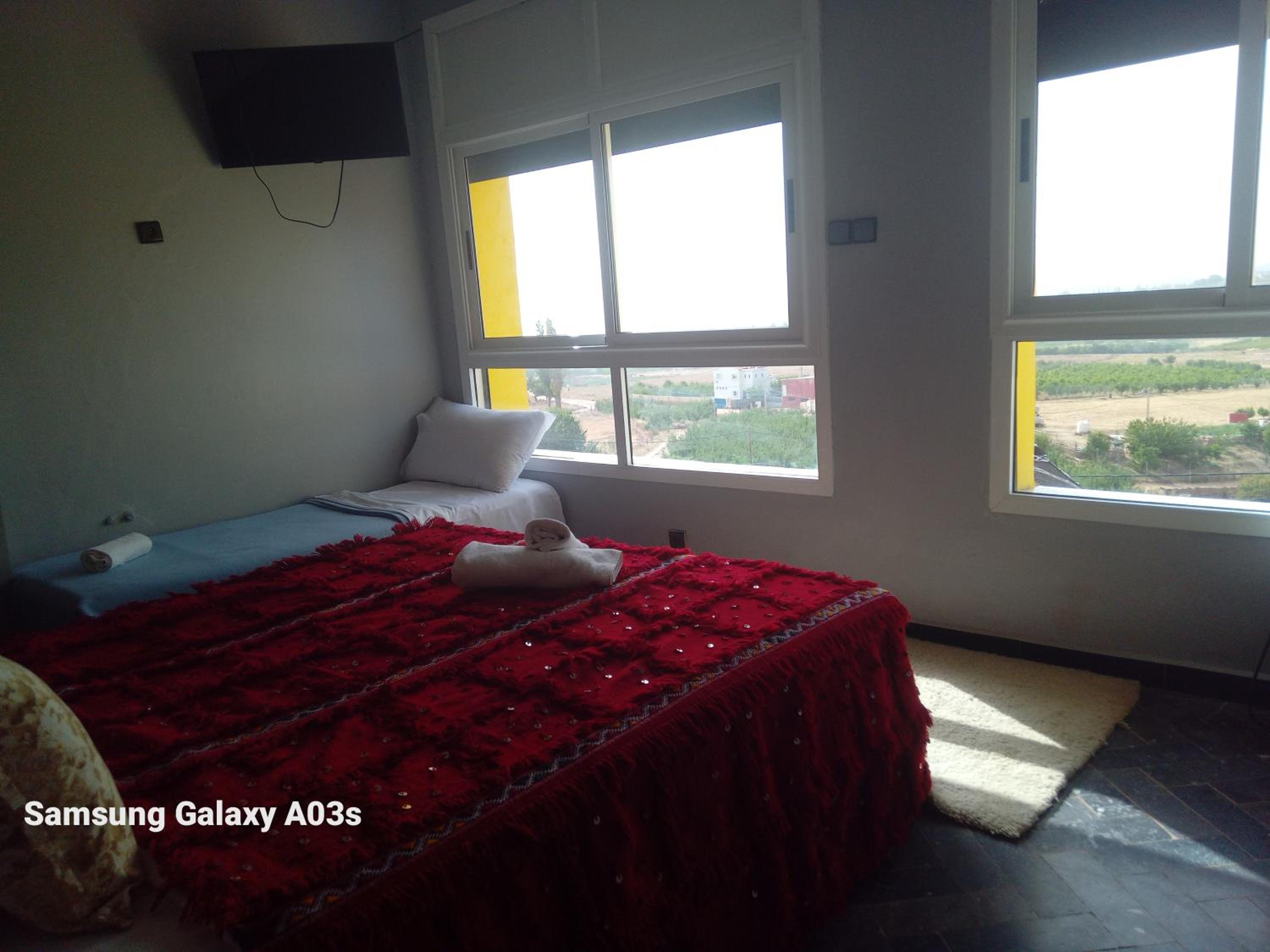 Deluxe Double Room with Shower - Photo 3