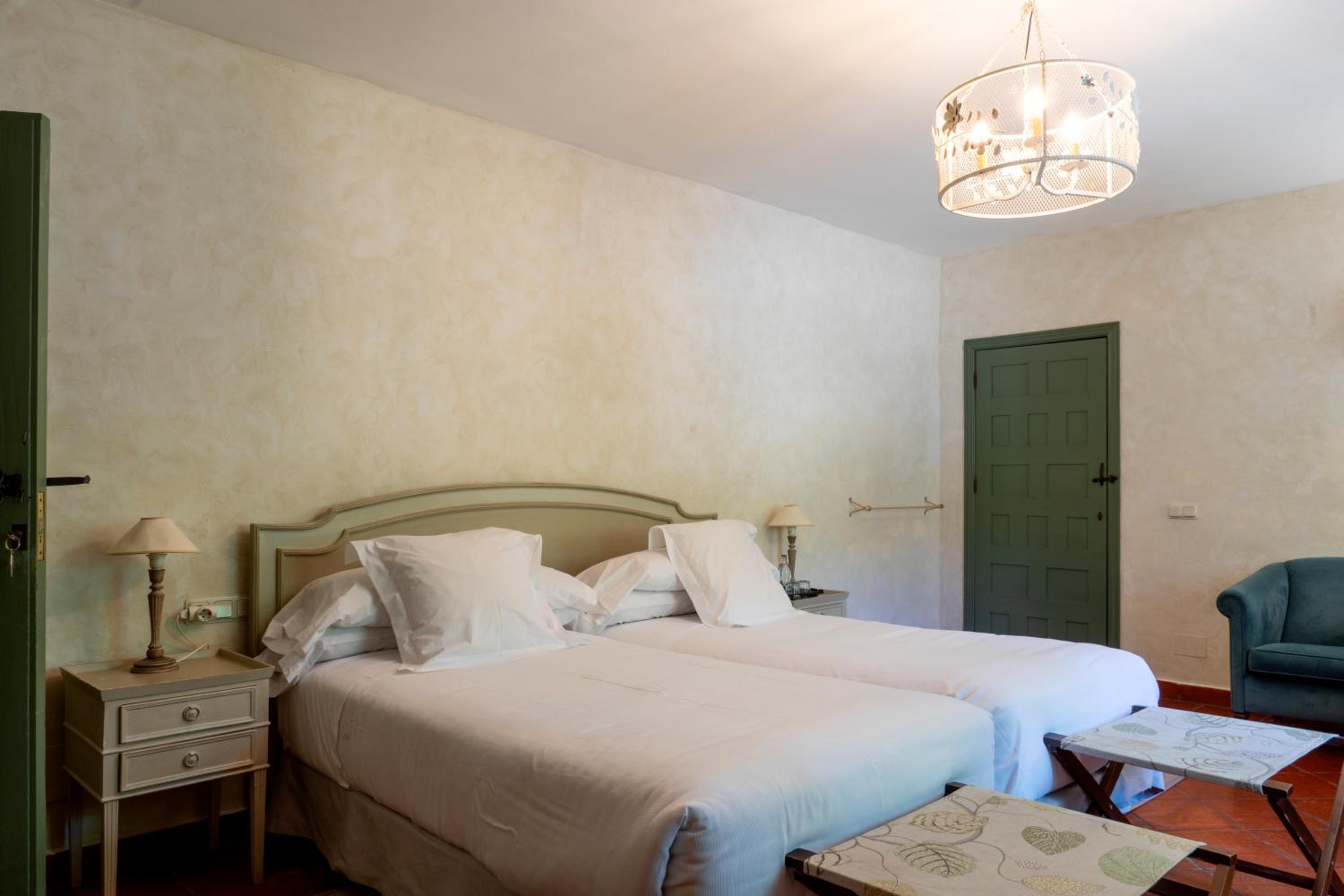 Superior Double Room - Photo 23
