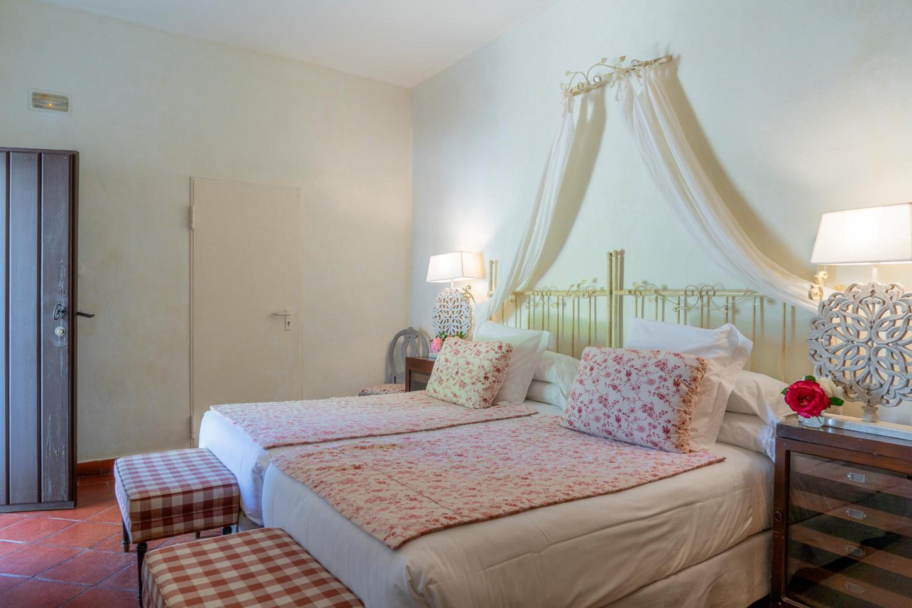 Superior Double Room - Photo 10