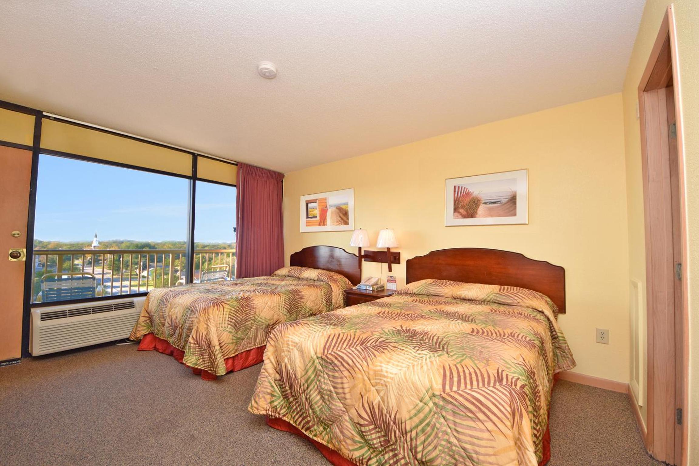 1 Bedroom Boulevard View with 2 Double Beds - E