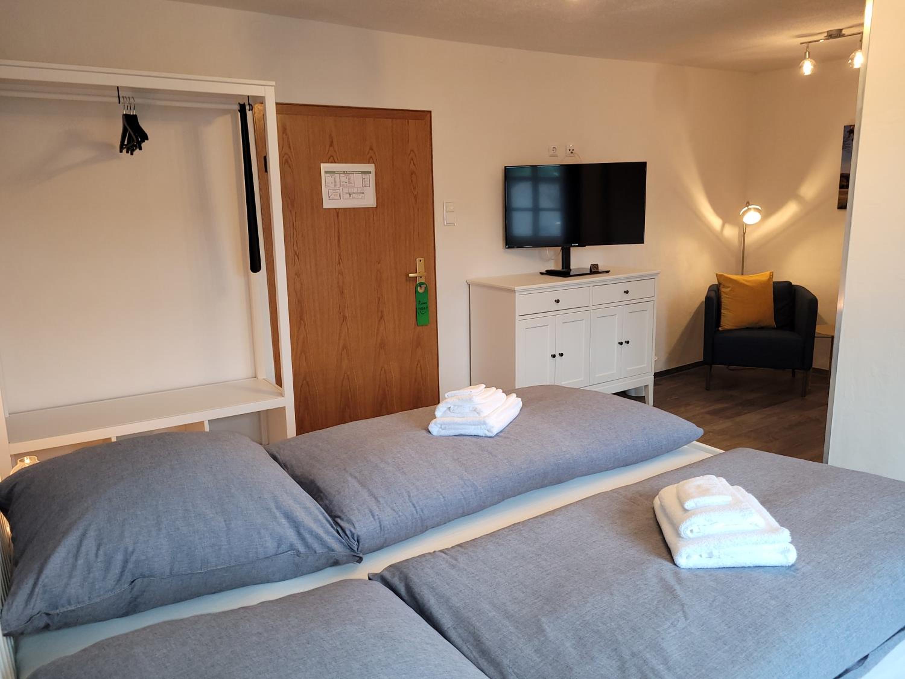 Double Room with Private Bathroom photo 1