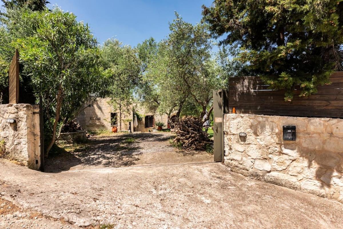 Villa with Private Pool - Photo 26