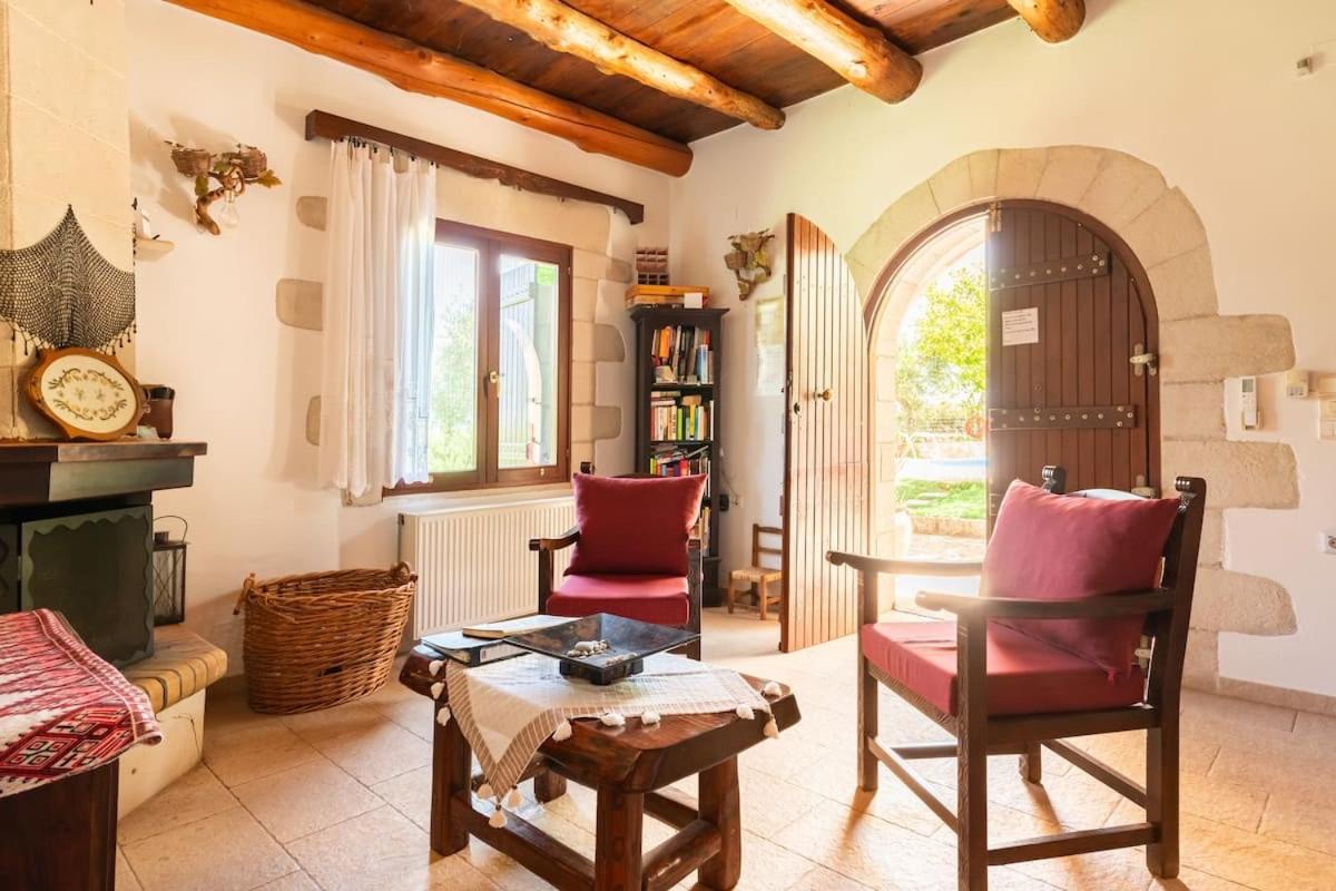 Villa with Private Pool - Photo 27