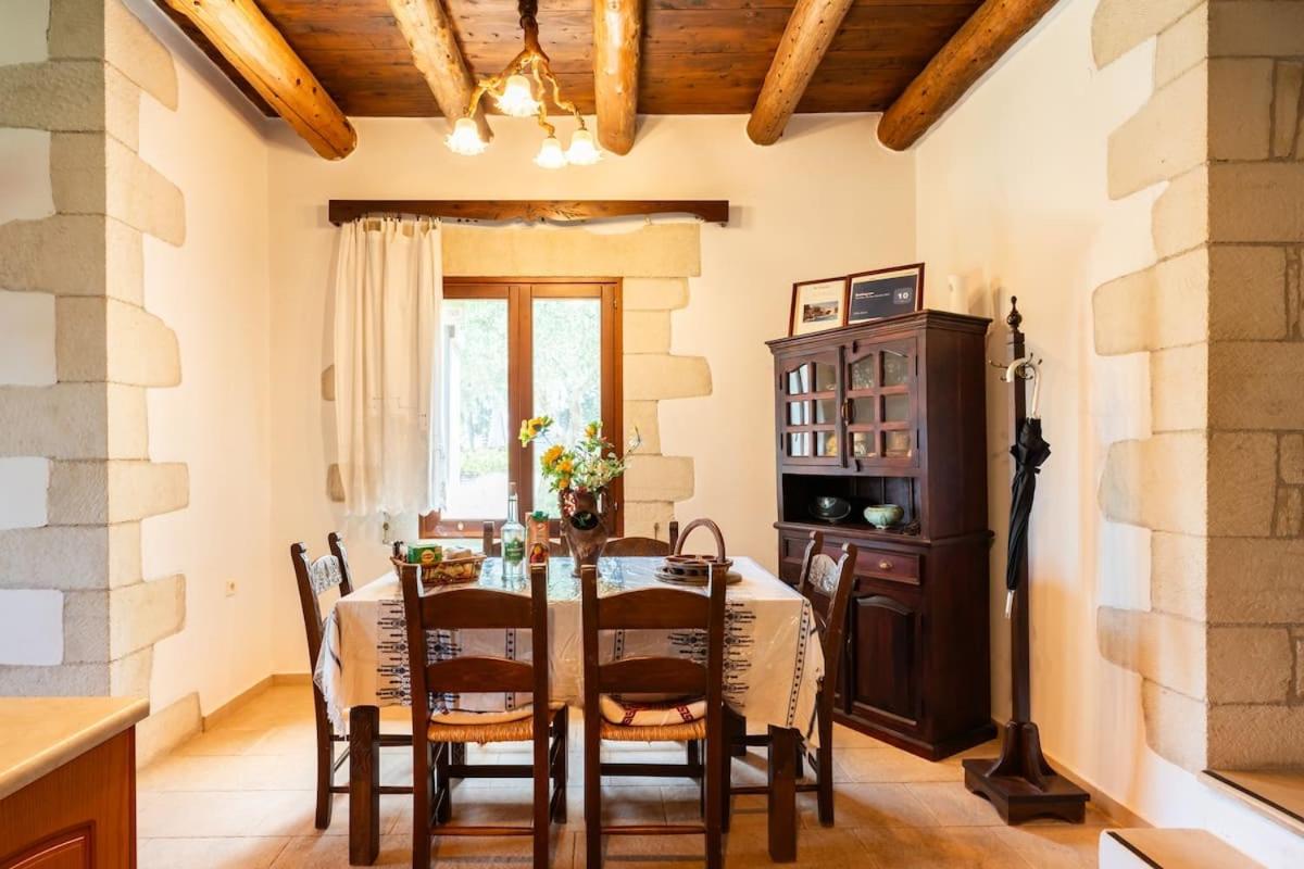 Villa with Private Pool - Photo 43