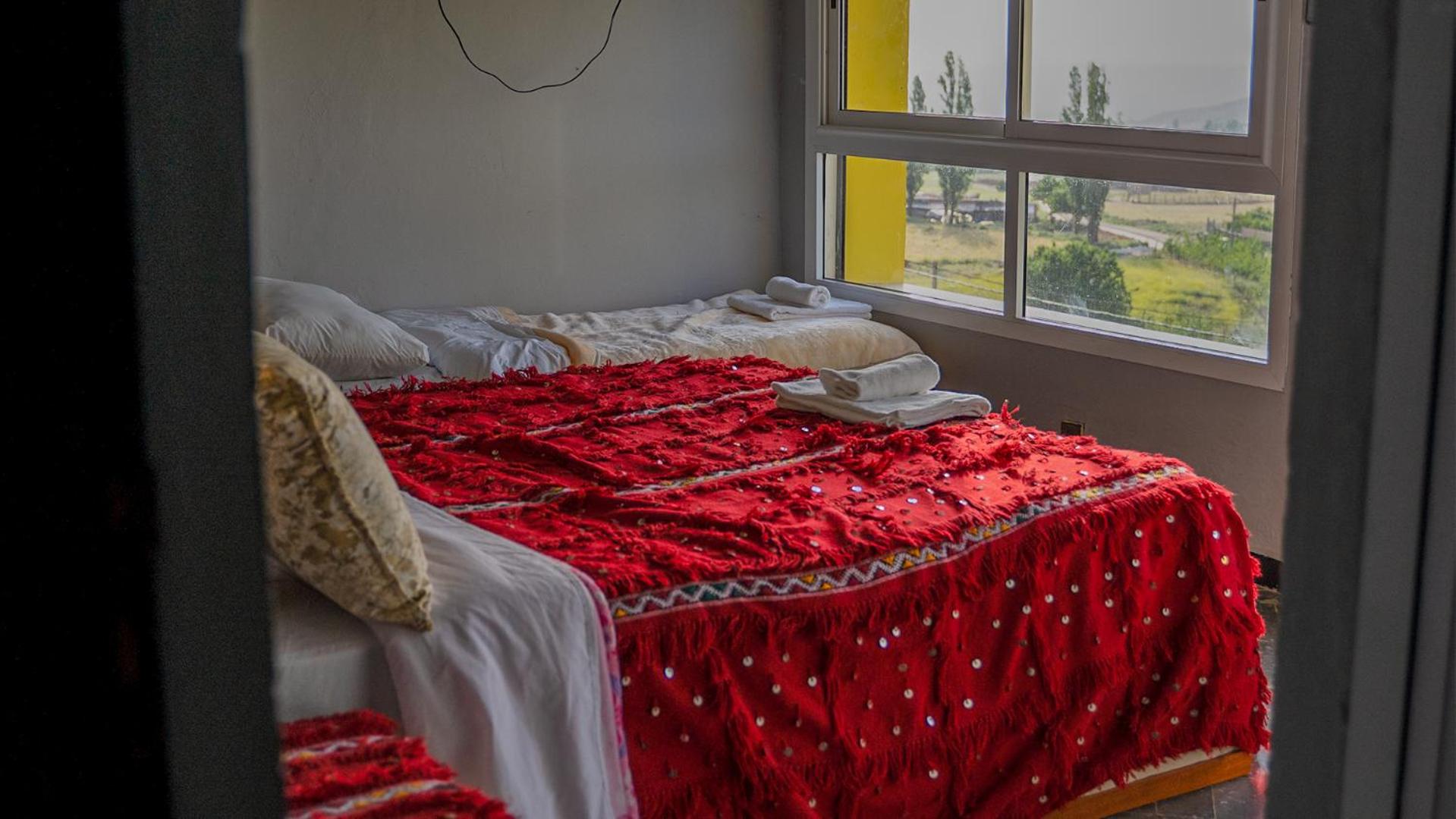 Deluxe Double Room with Shower - Photo 7