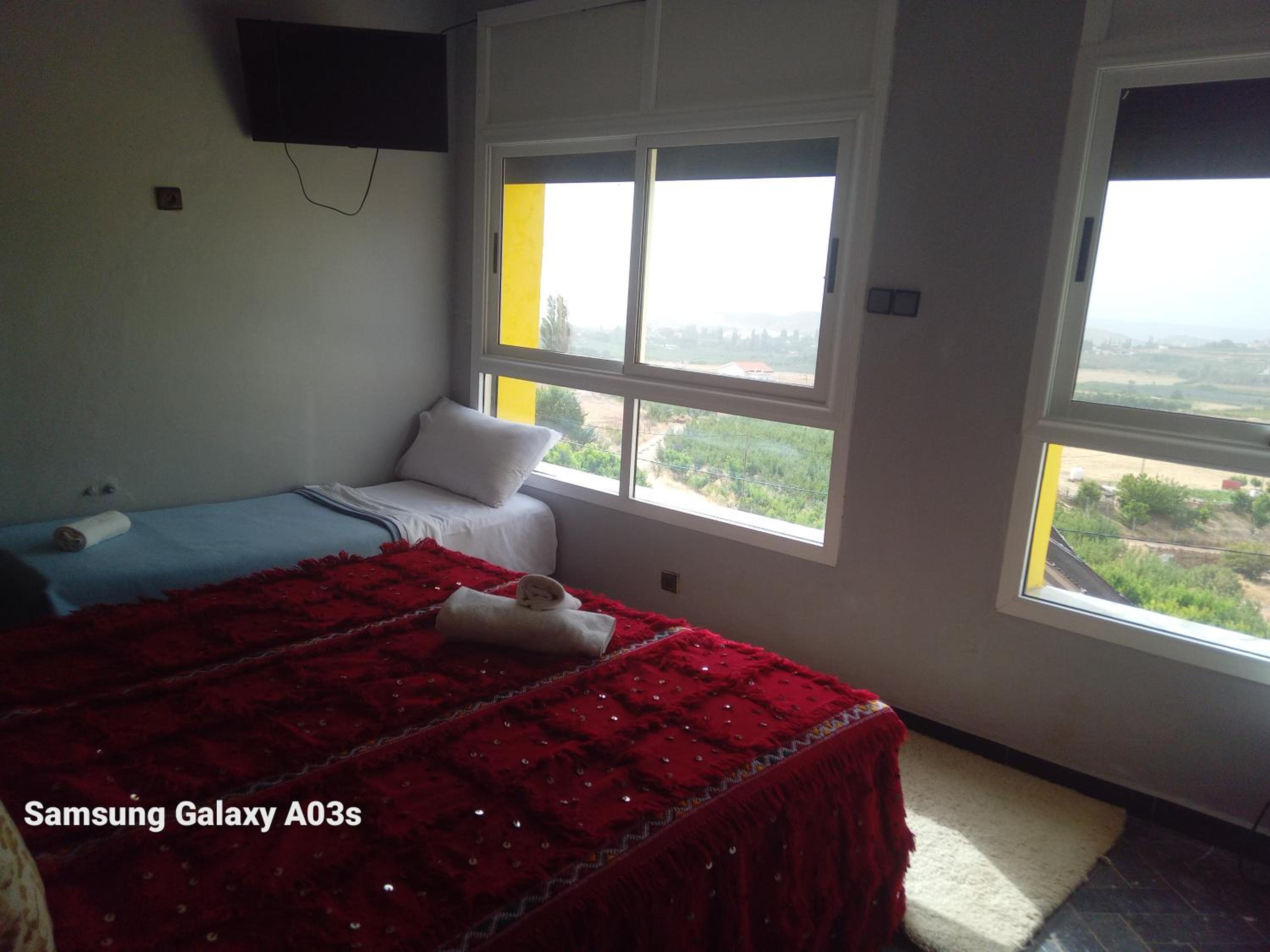 Deluxe Double Room with Shower - Photo 5
