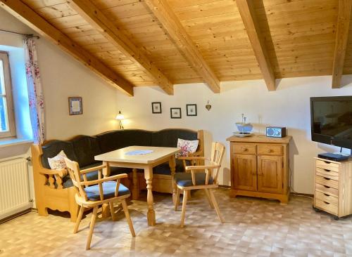 Apartment with Balcony photo 3