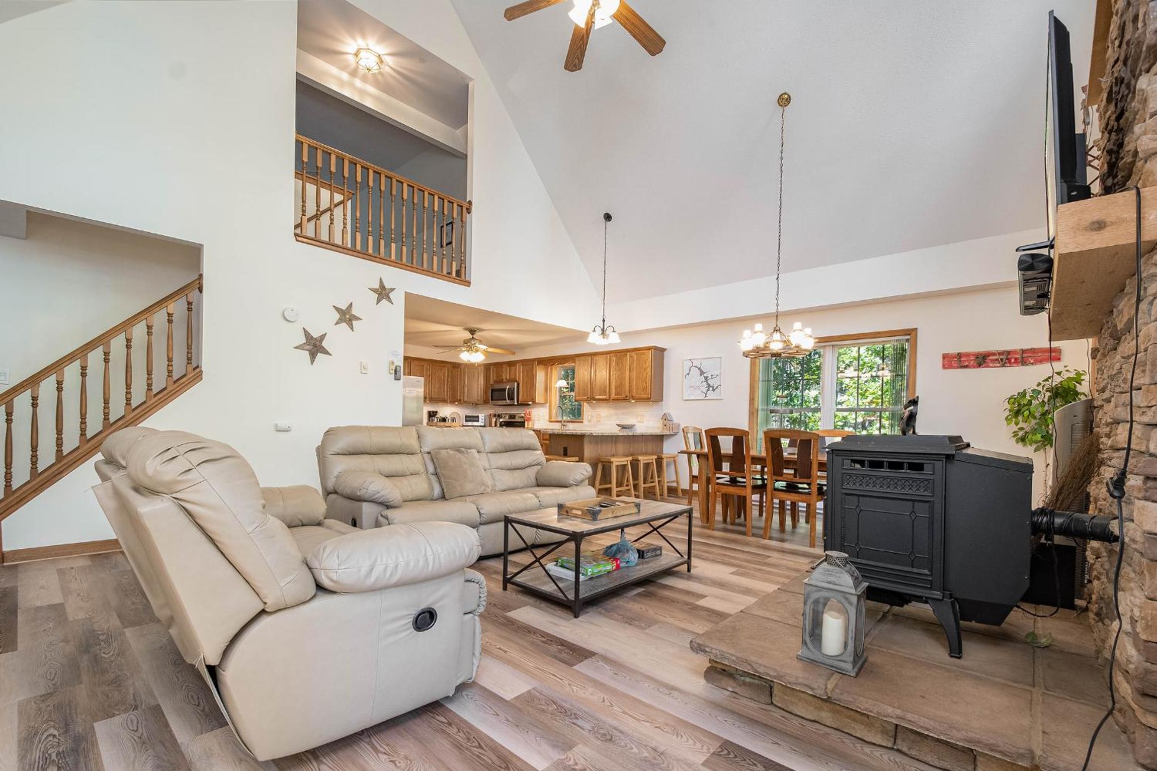 Three-Bedroom House photo 2