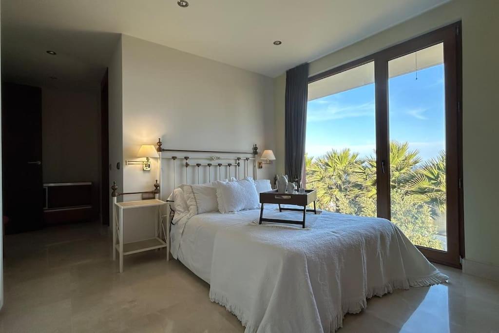 Villa photo 2