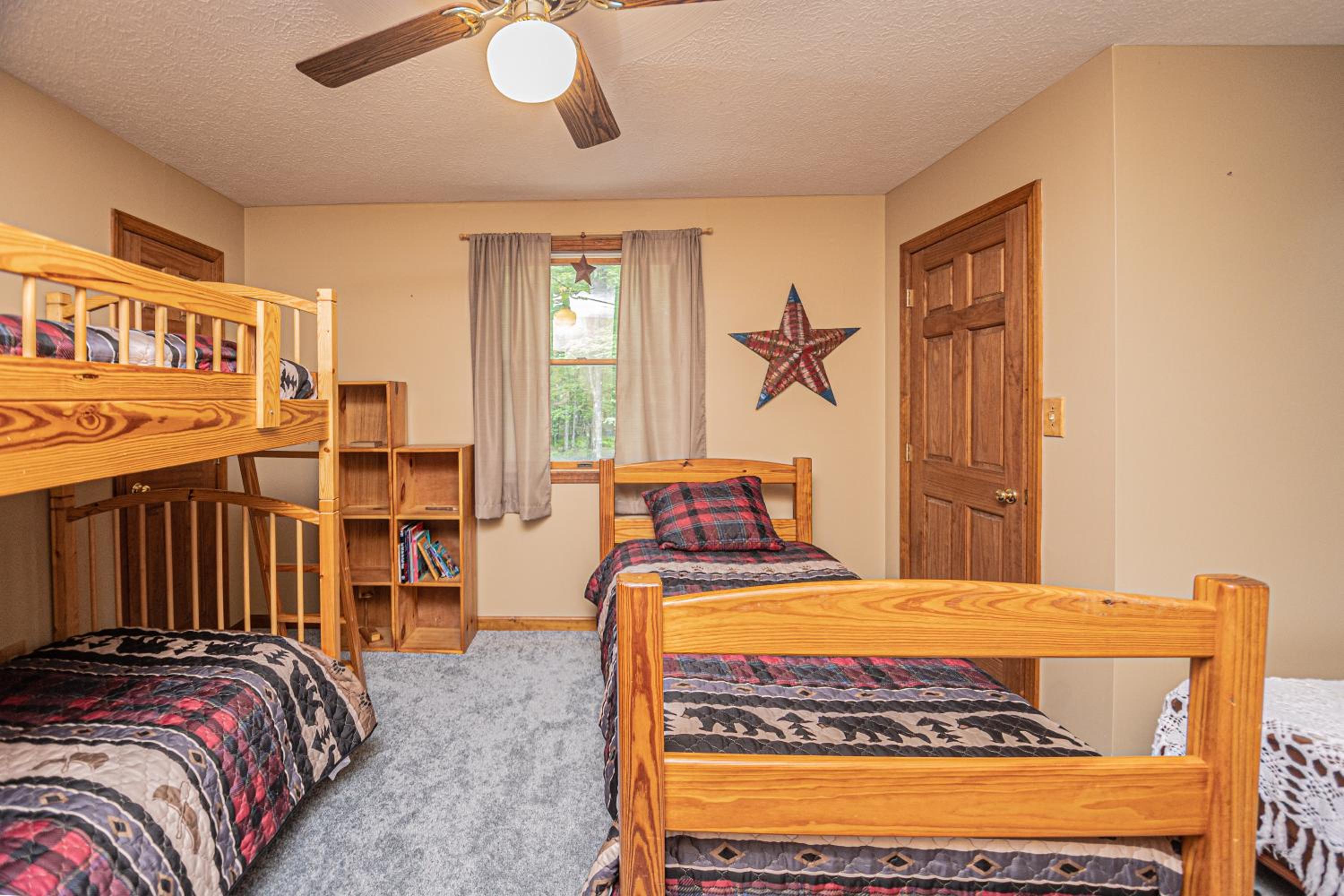 Four-Bedroom House photo 3