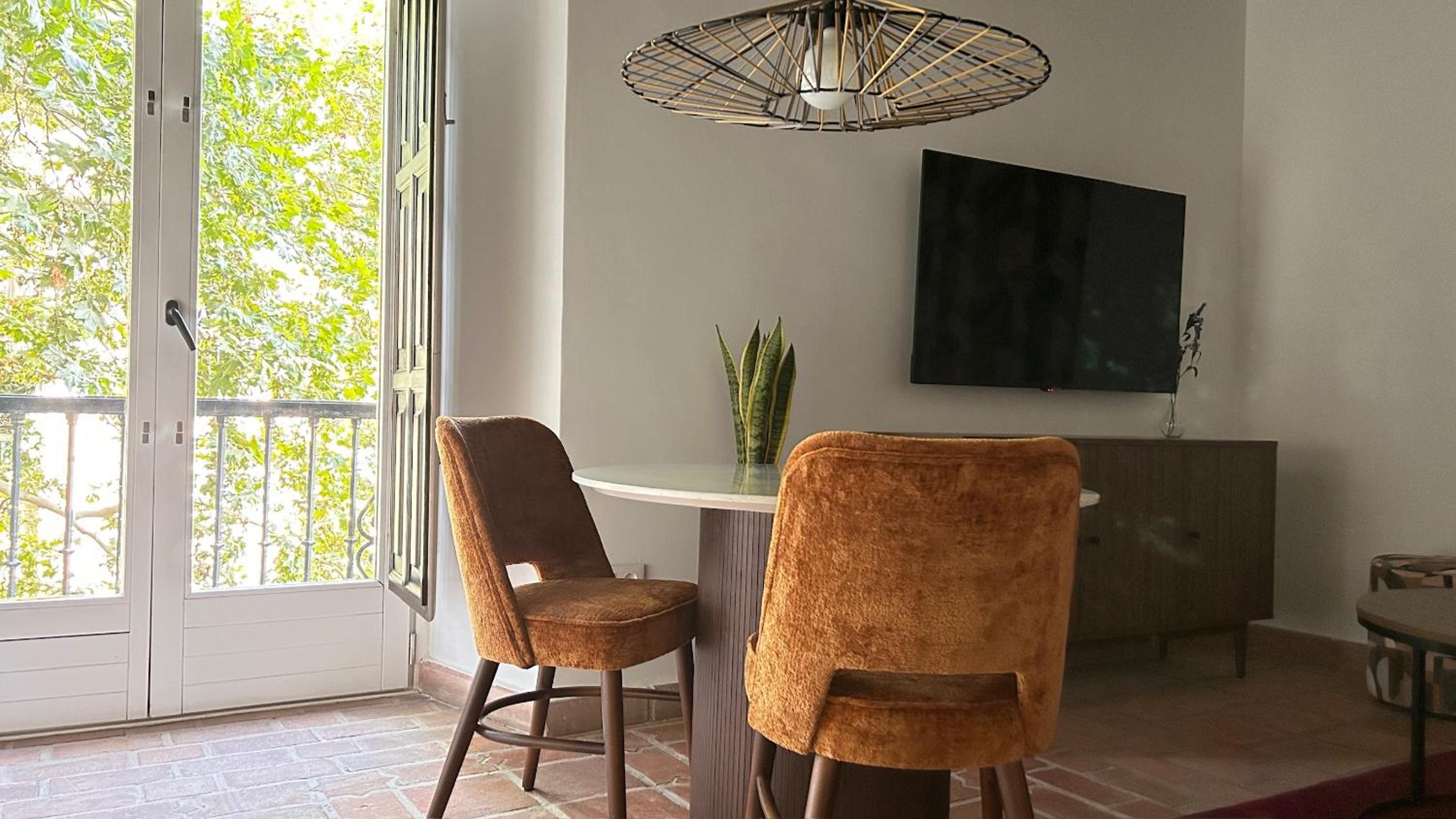 One-Bedroom Apartment - Photo 4
