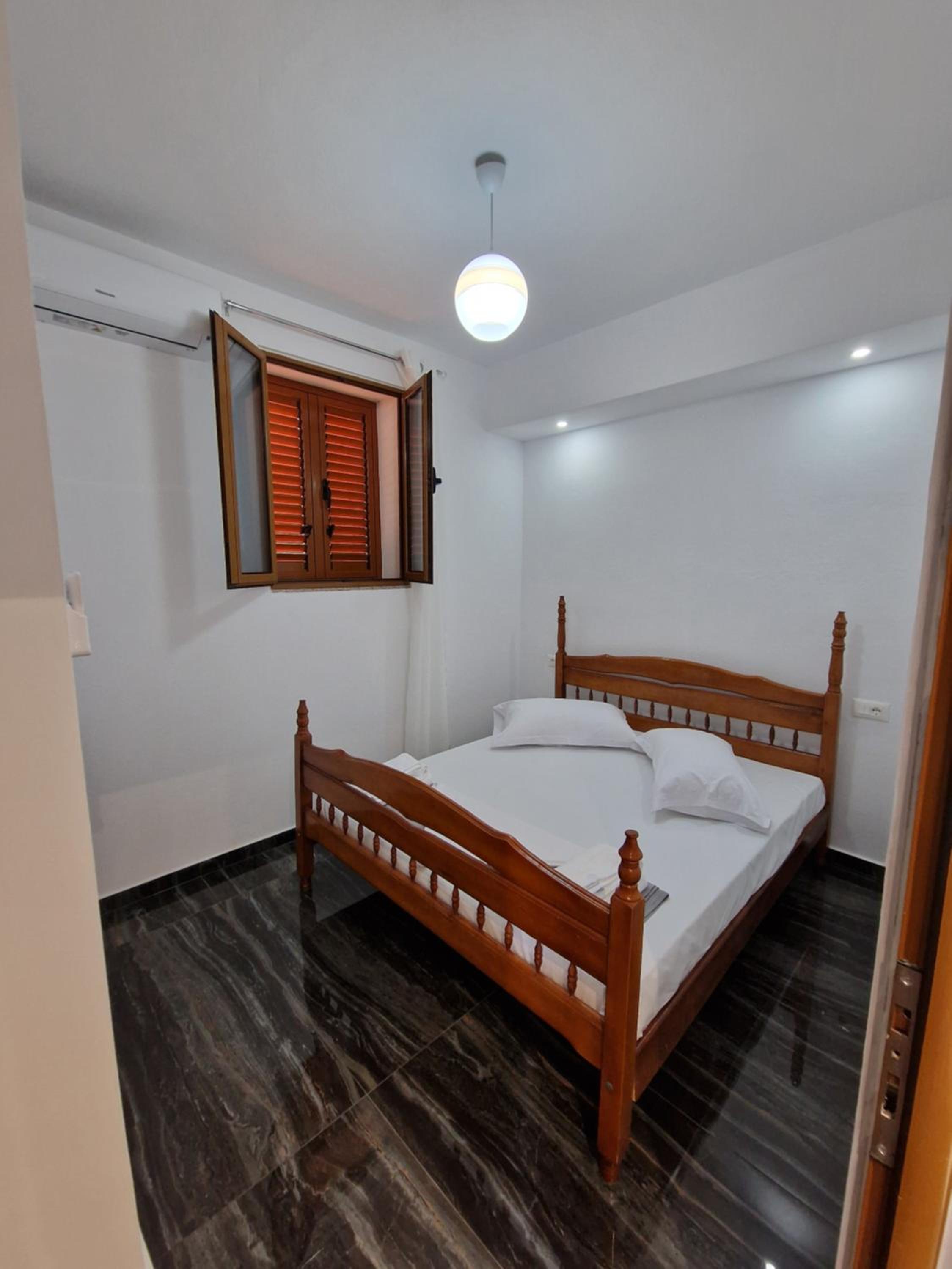 One-Bedroom Apartment with Balcony and Sea View photo 1